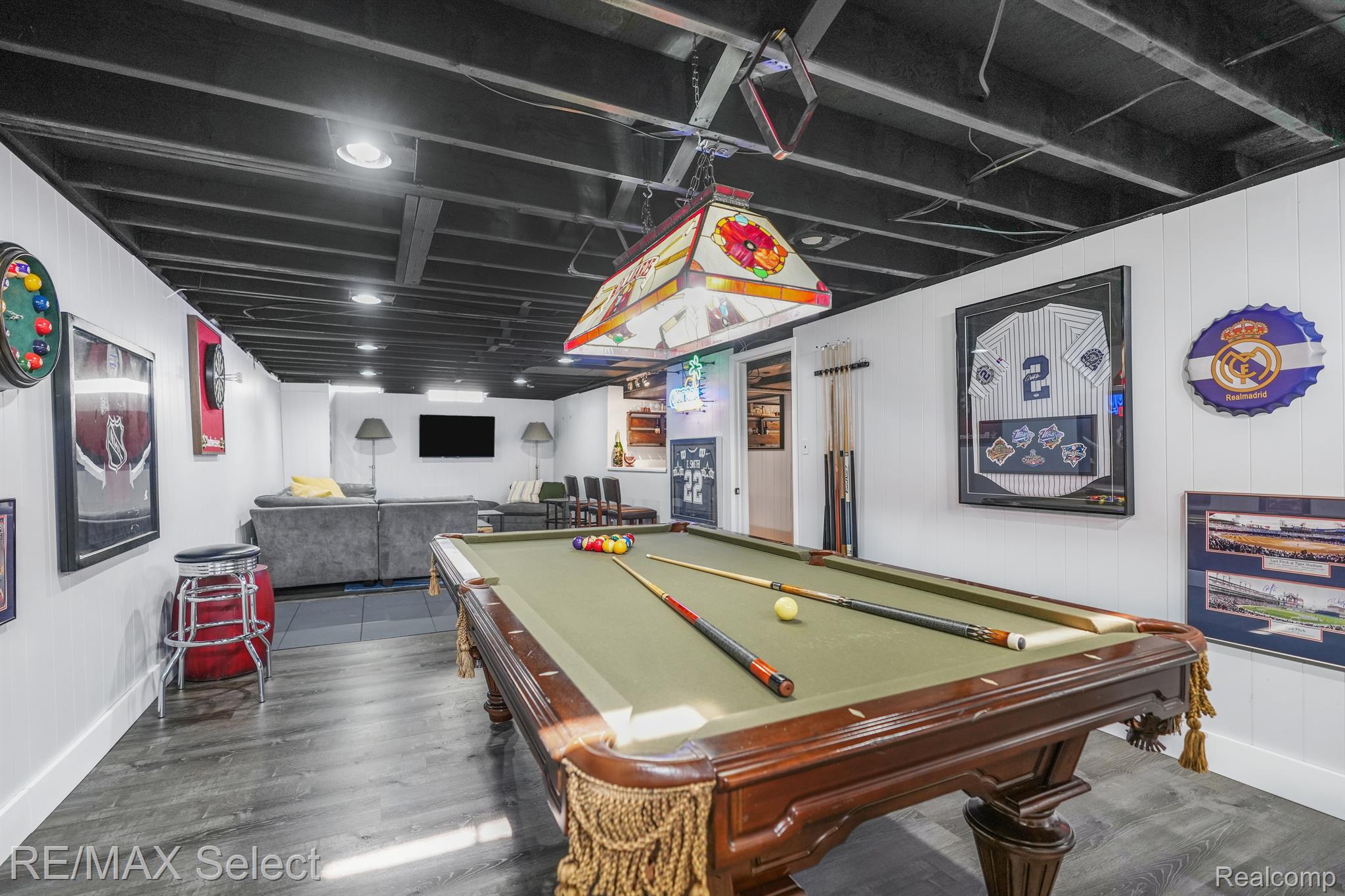 2751 CHESTERFIELD Drive