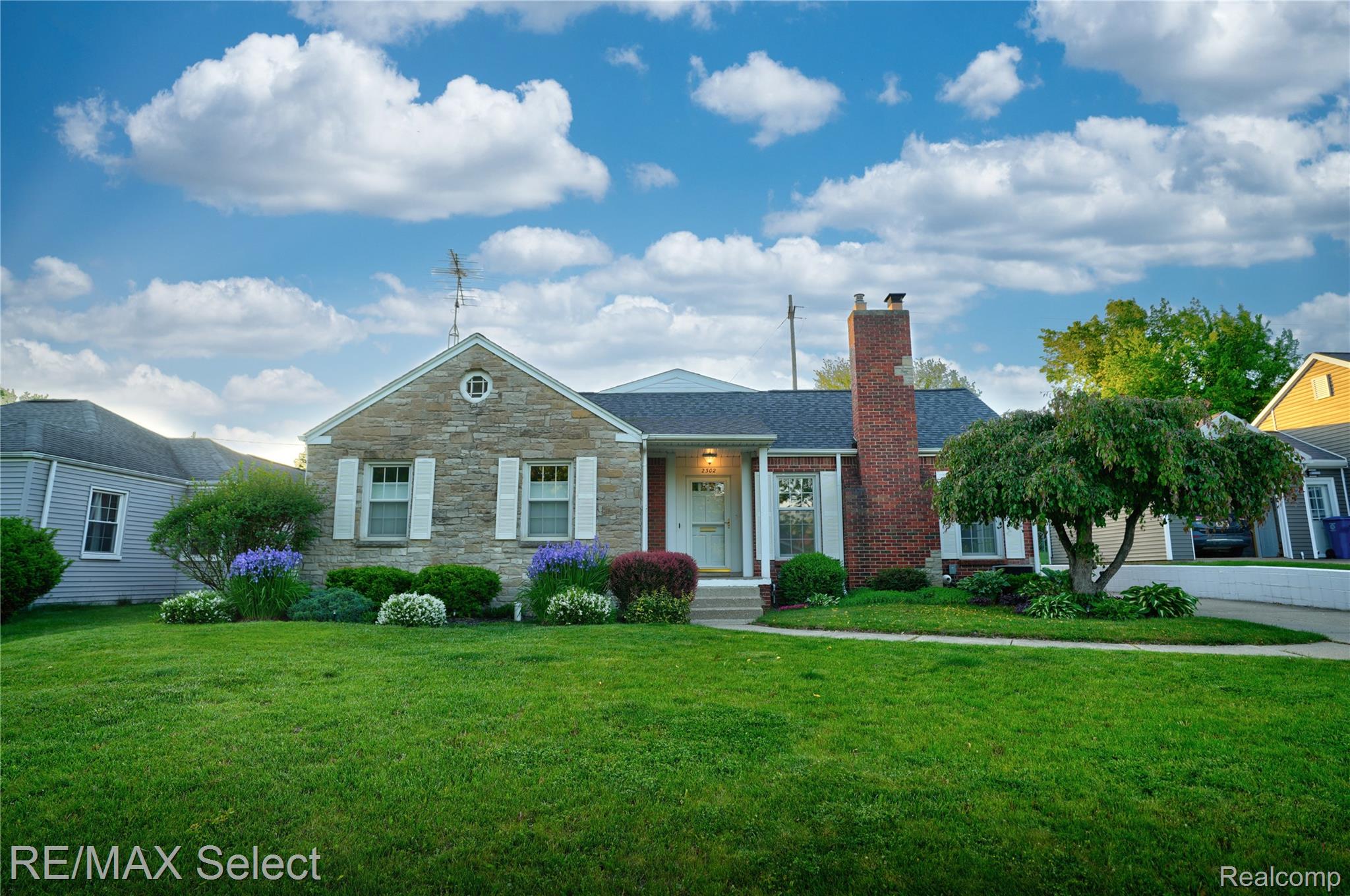 2302 RADCLIFFE Avenue