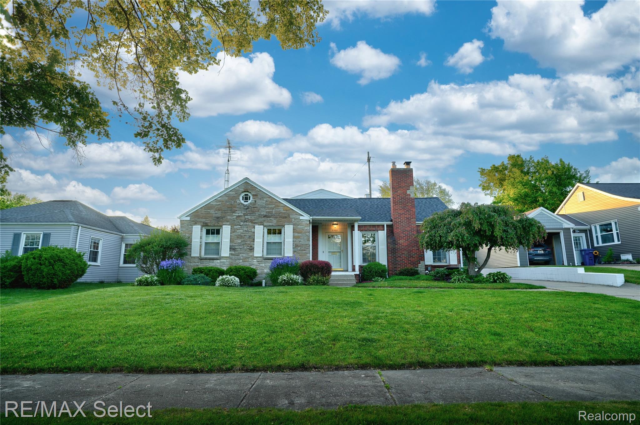 2302 RADCLIFFE Avenue