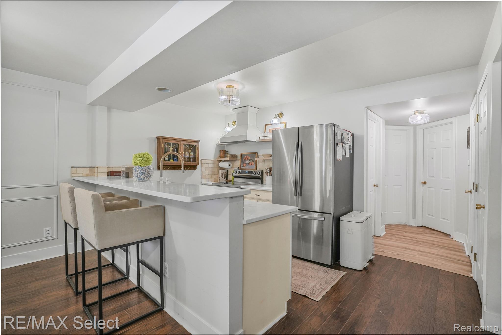 604 FENTON COMMONS Lane