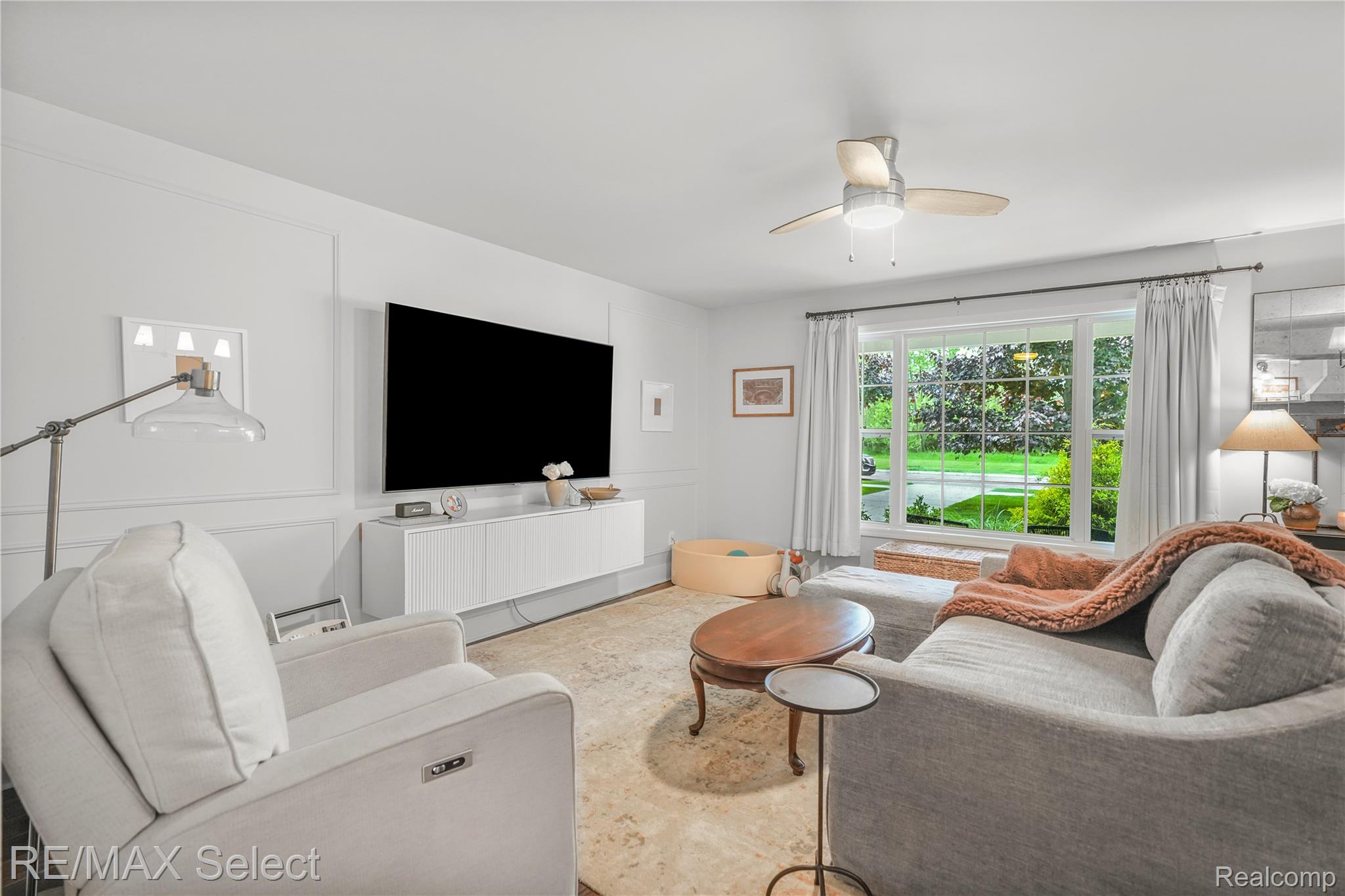 604 FENTON COMMONS Lane