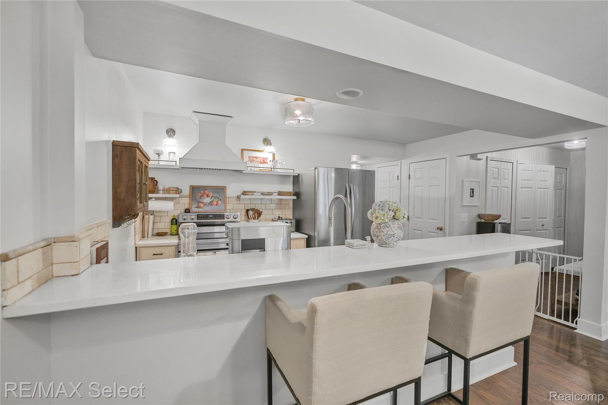 604 FENTON COMMONS Lane
