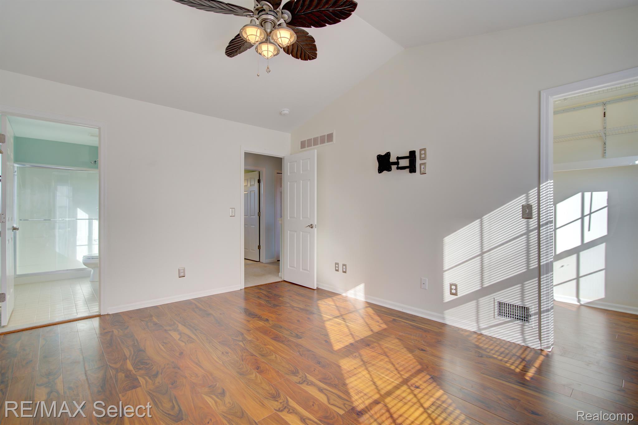 8056 LARK Lane