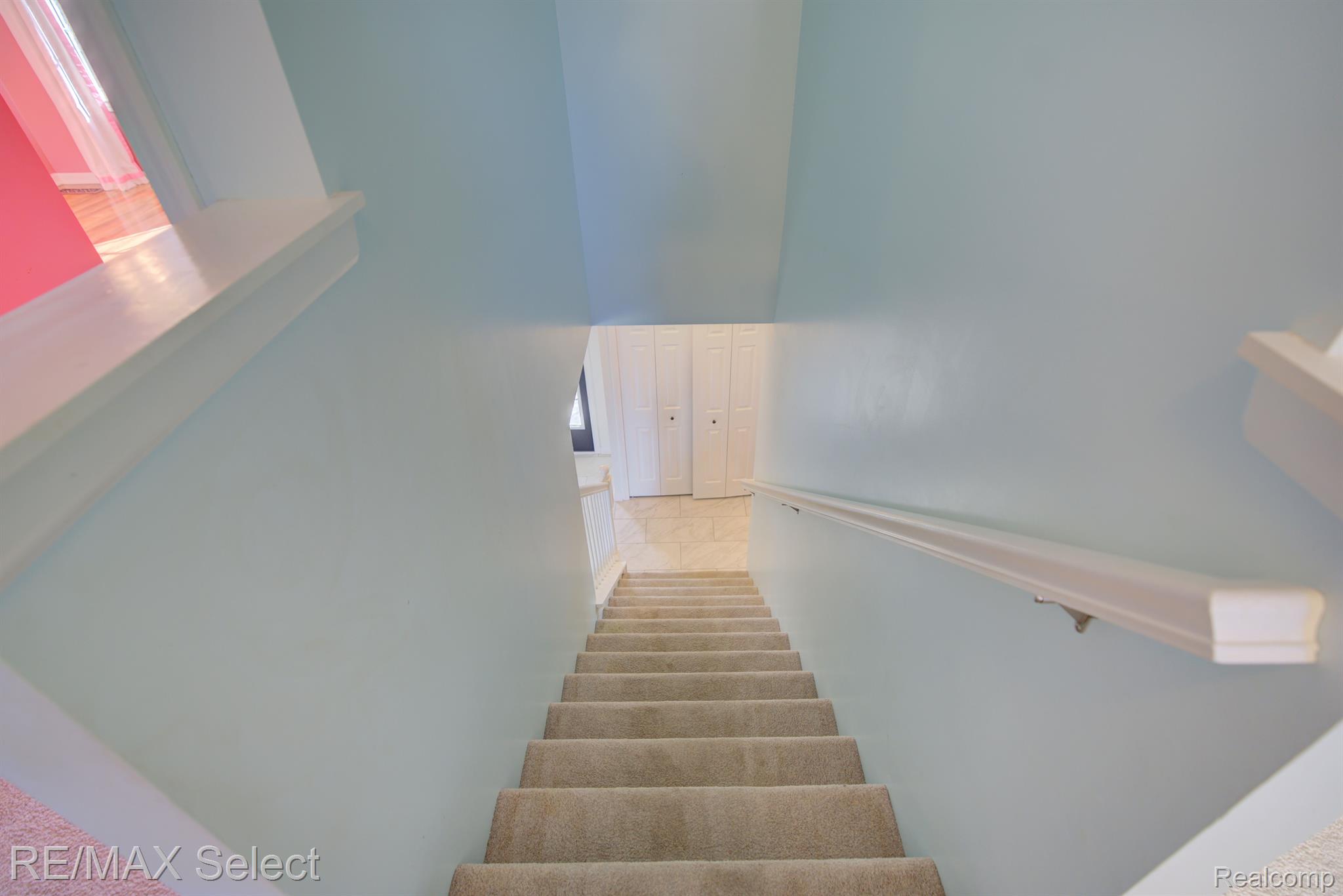 8056 LARK Lane