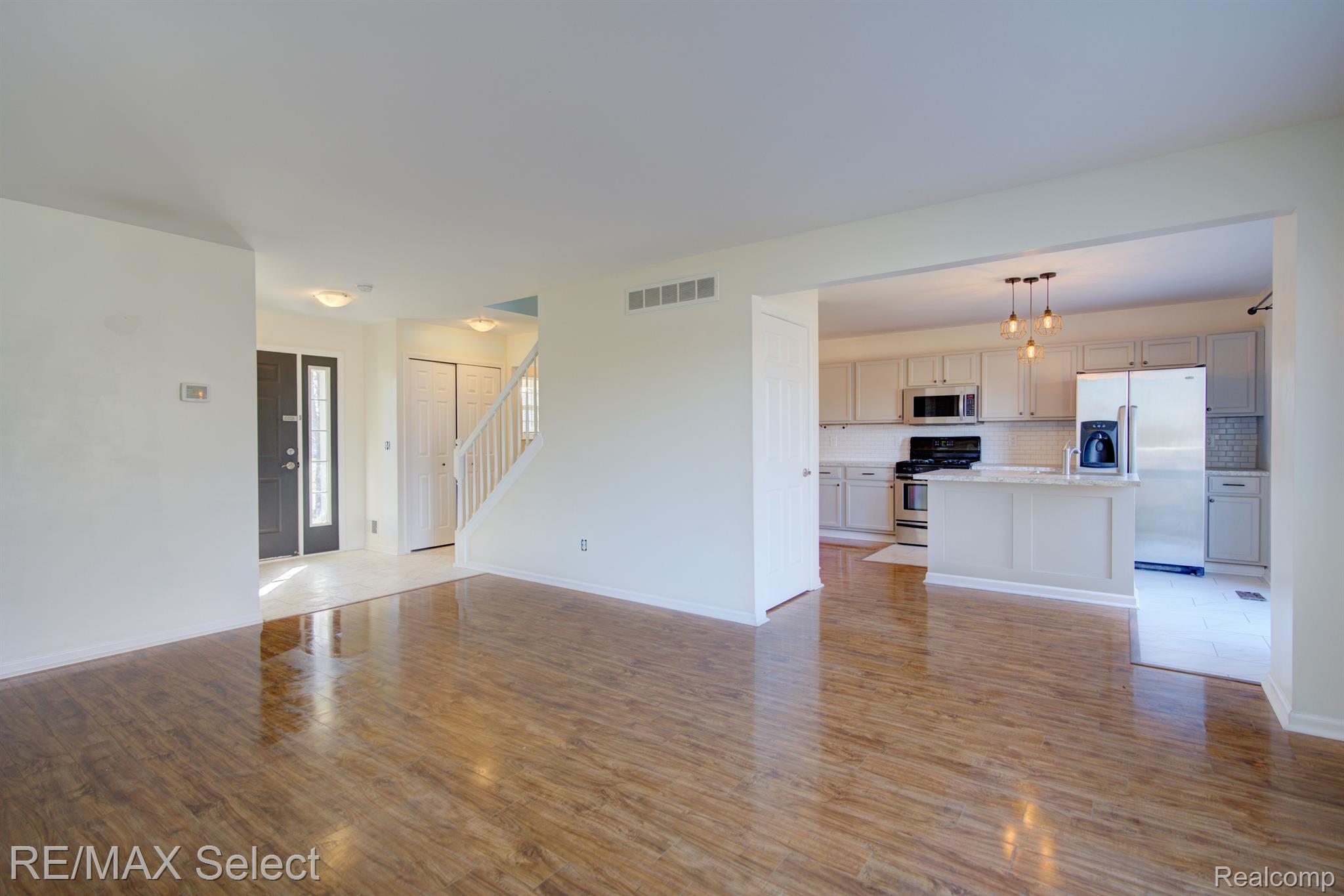 8056 LARK Lane