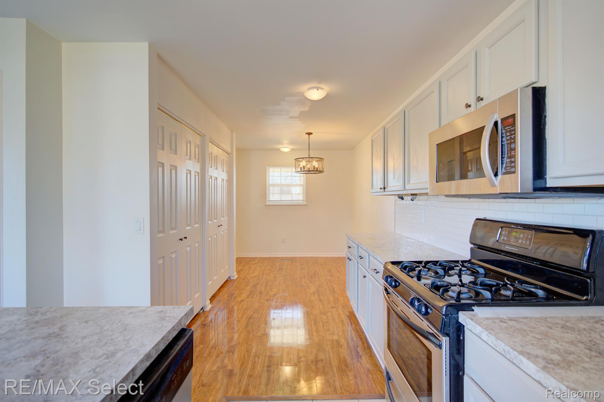 8056 LARK Lane