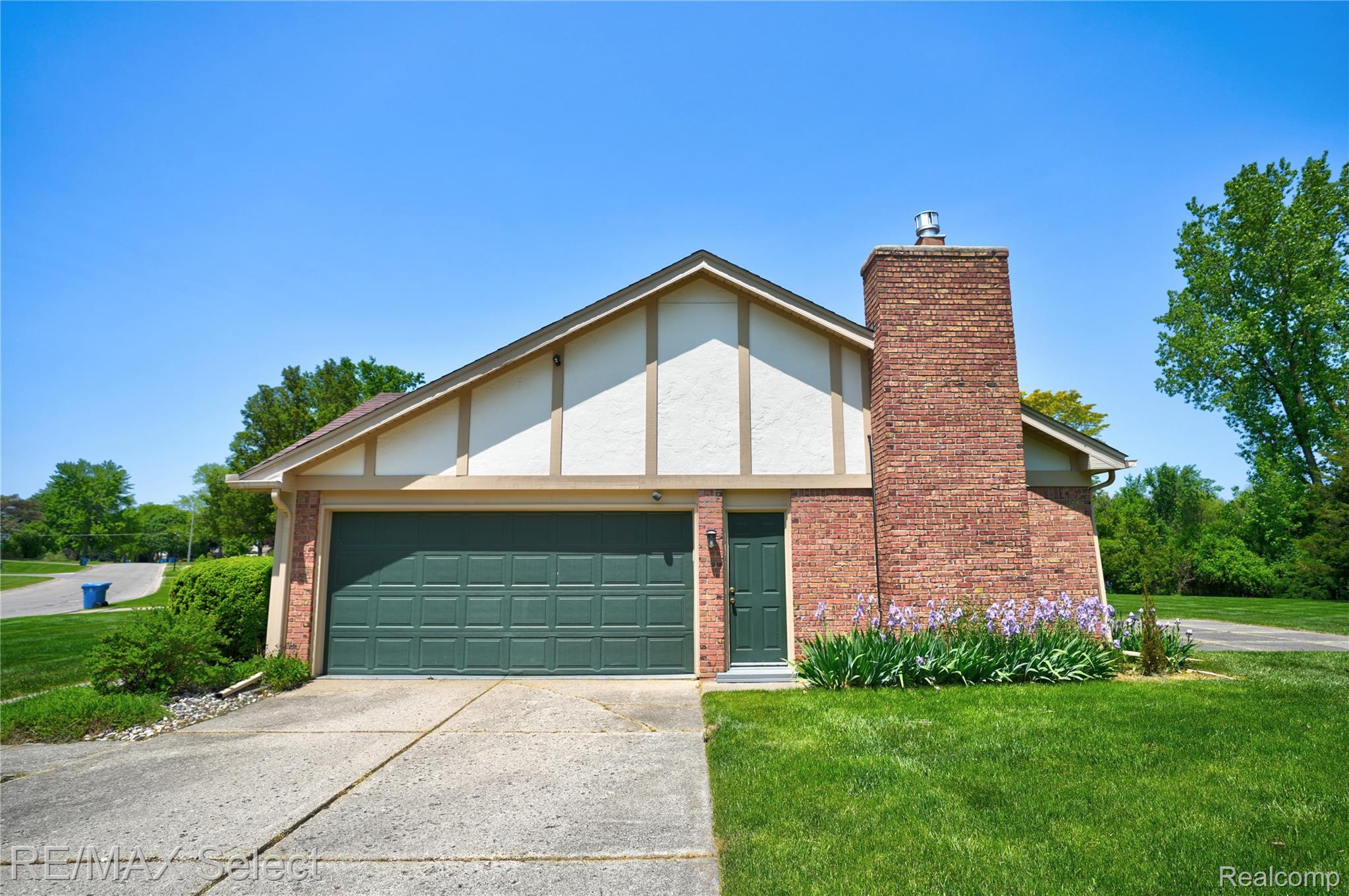 487 Boutell Drive