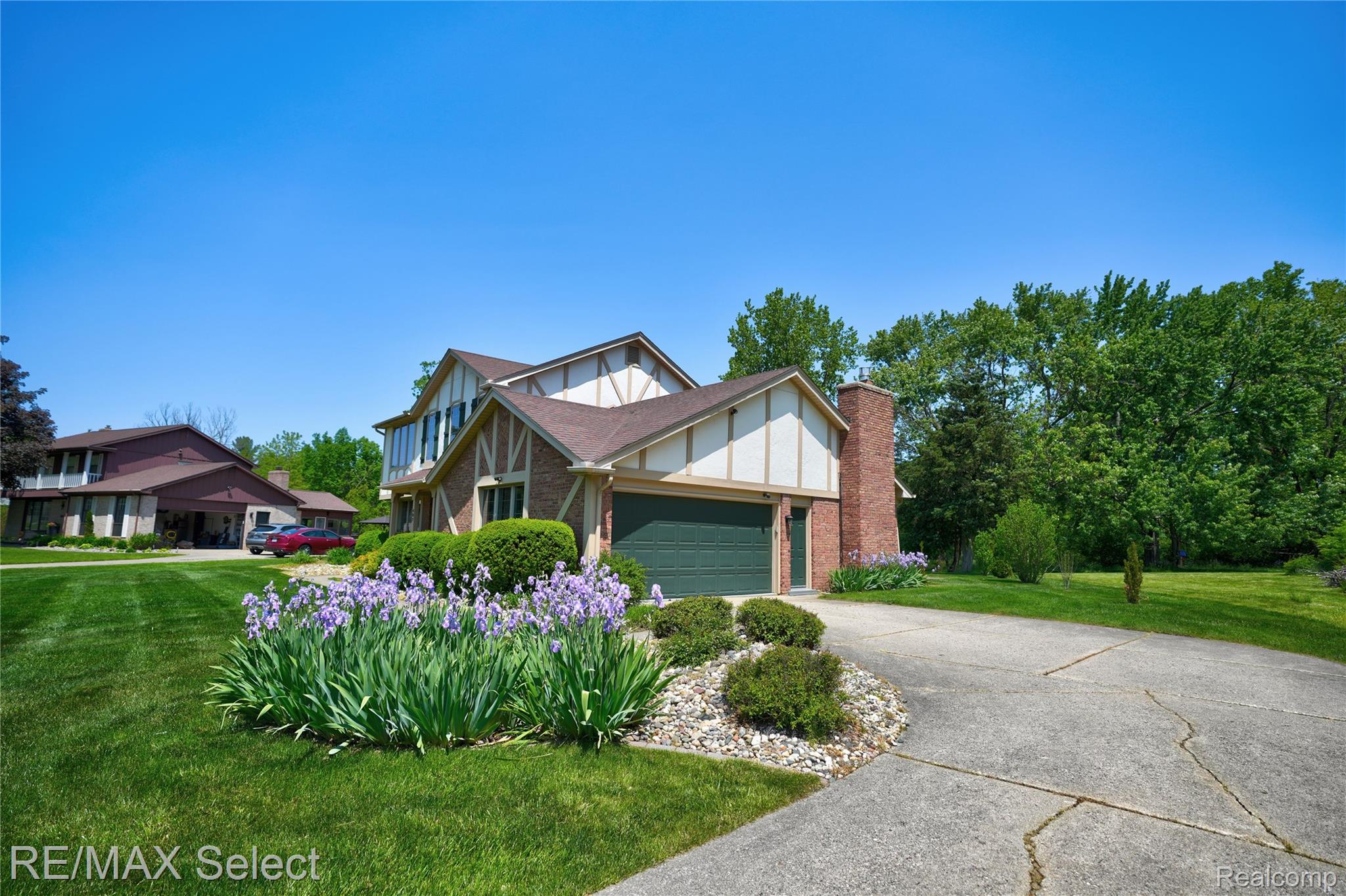 487 Boutell Drive