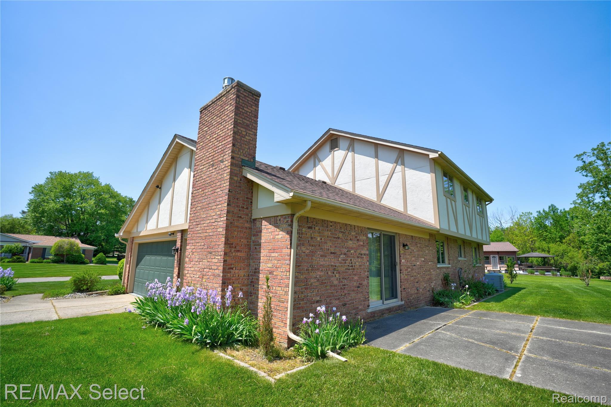 487 Boutell Drive