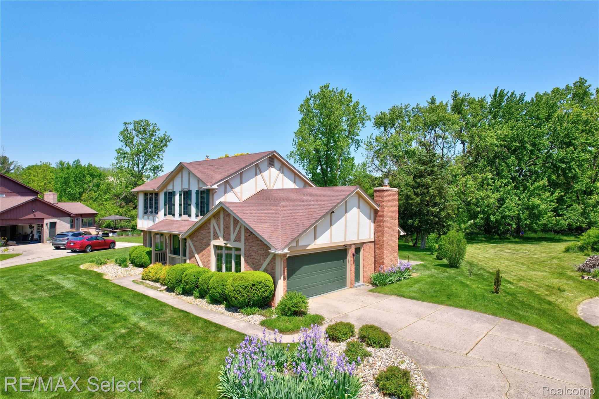 487 Boutell Drive