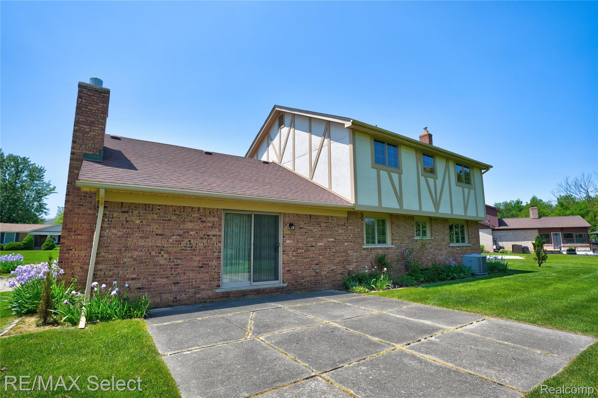 487 Boutell Drive