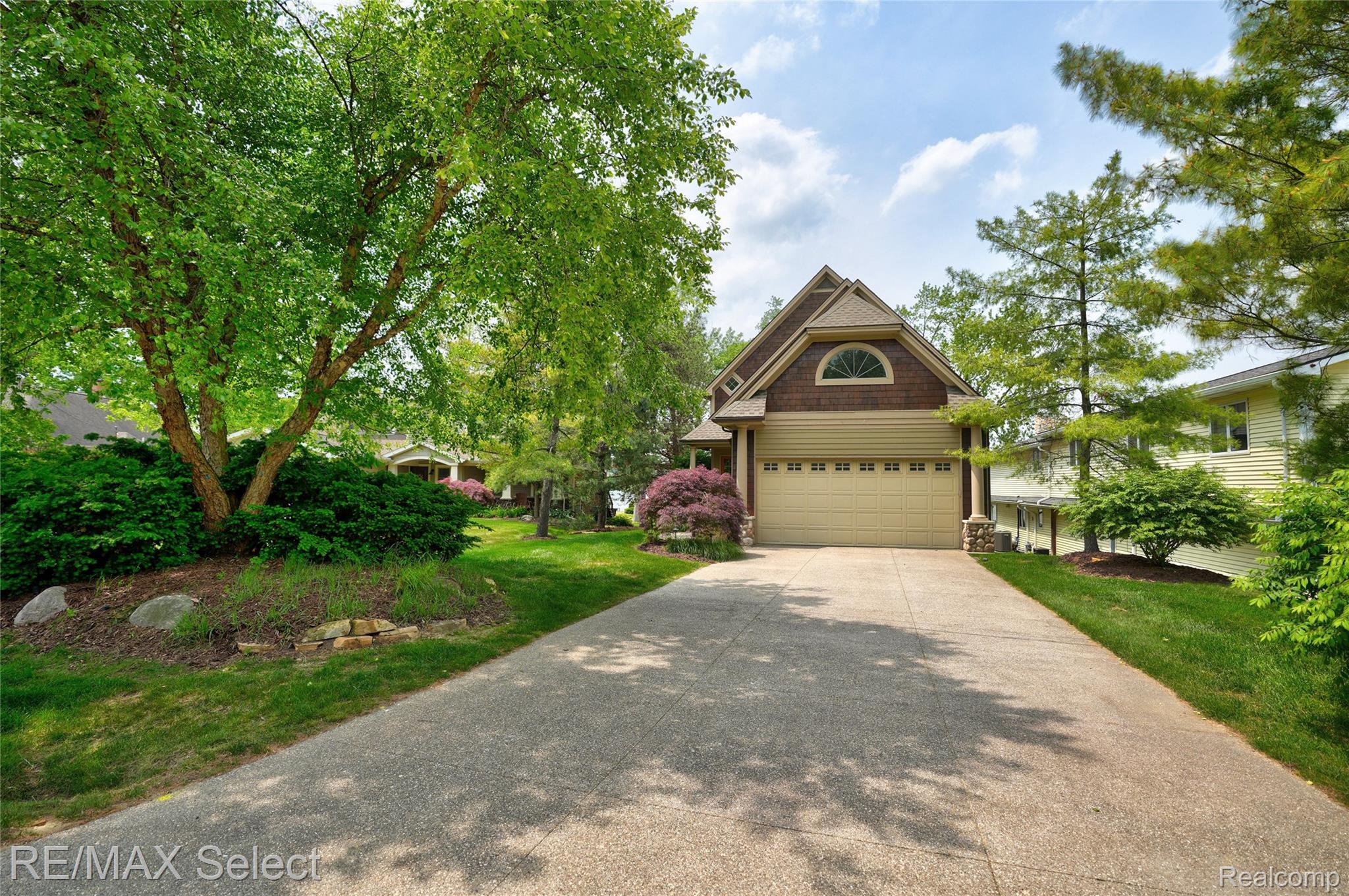 15496 Bealfred Drive