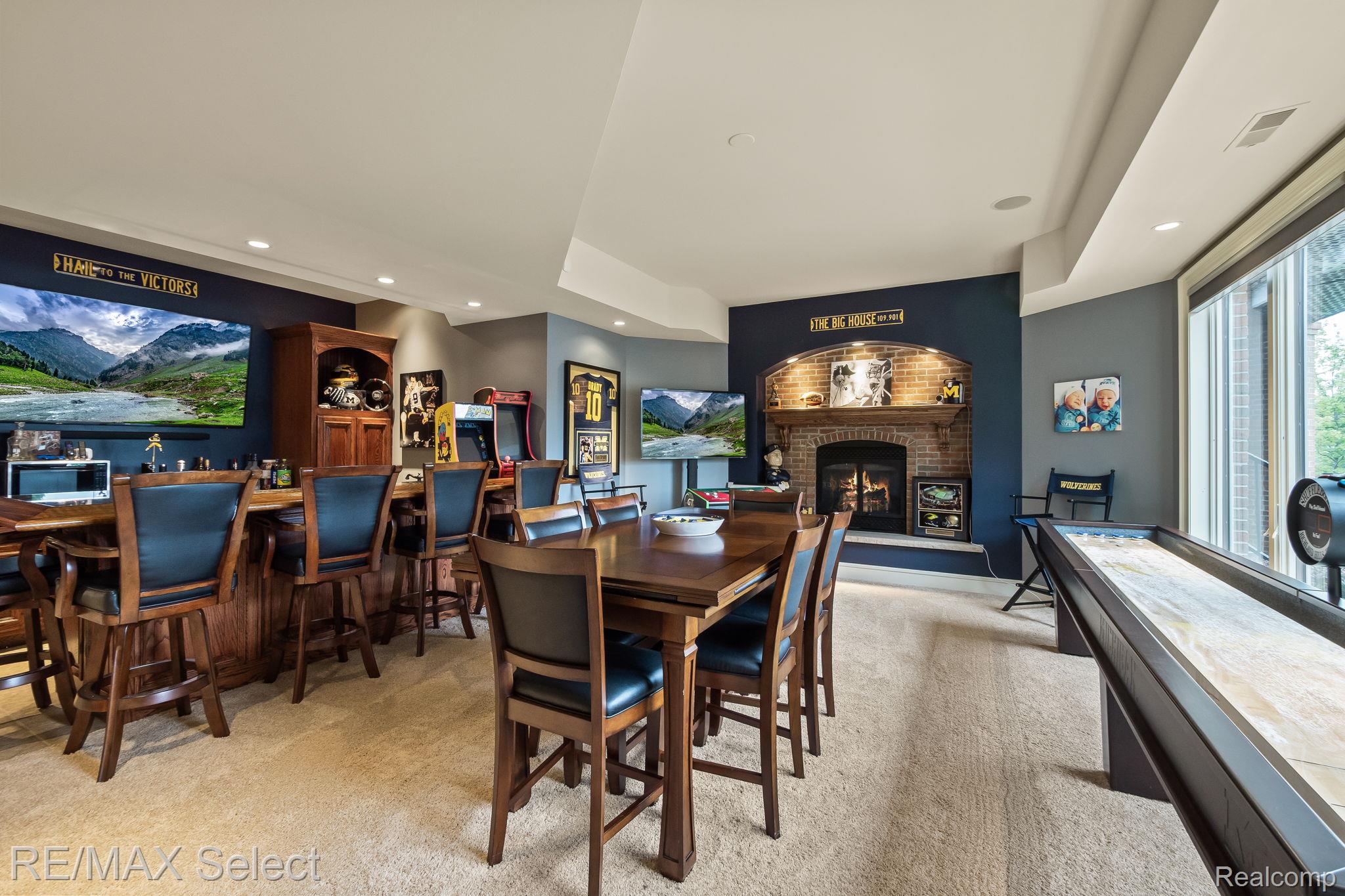 2559 N Long Lake Road