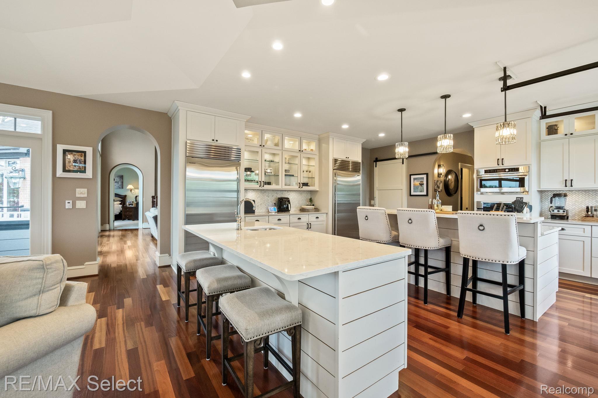 2559 N Long Lake Road