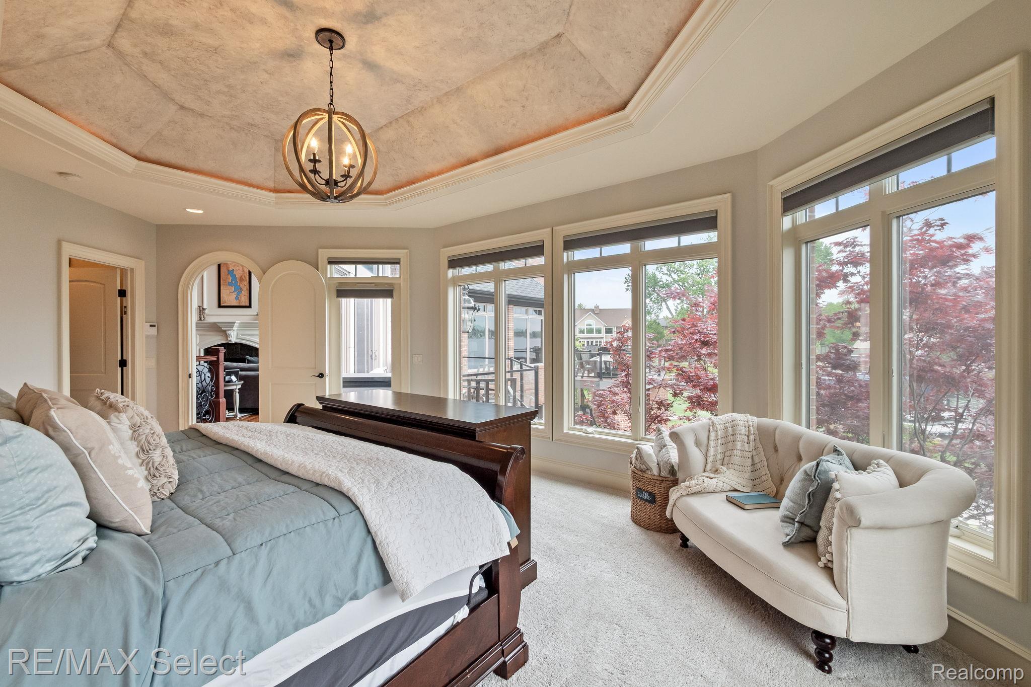 2559 N Long Lake Road