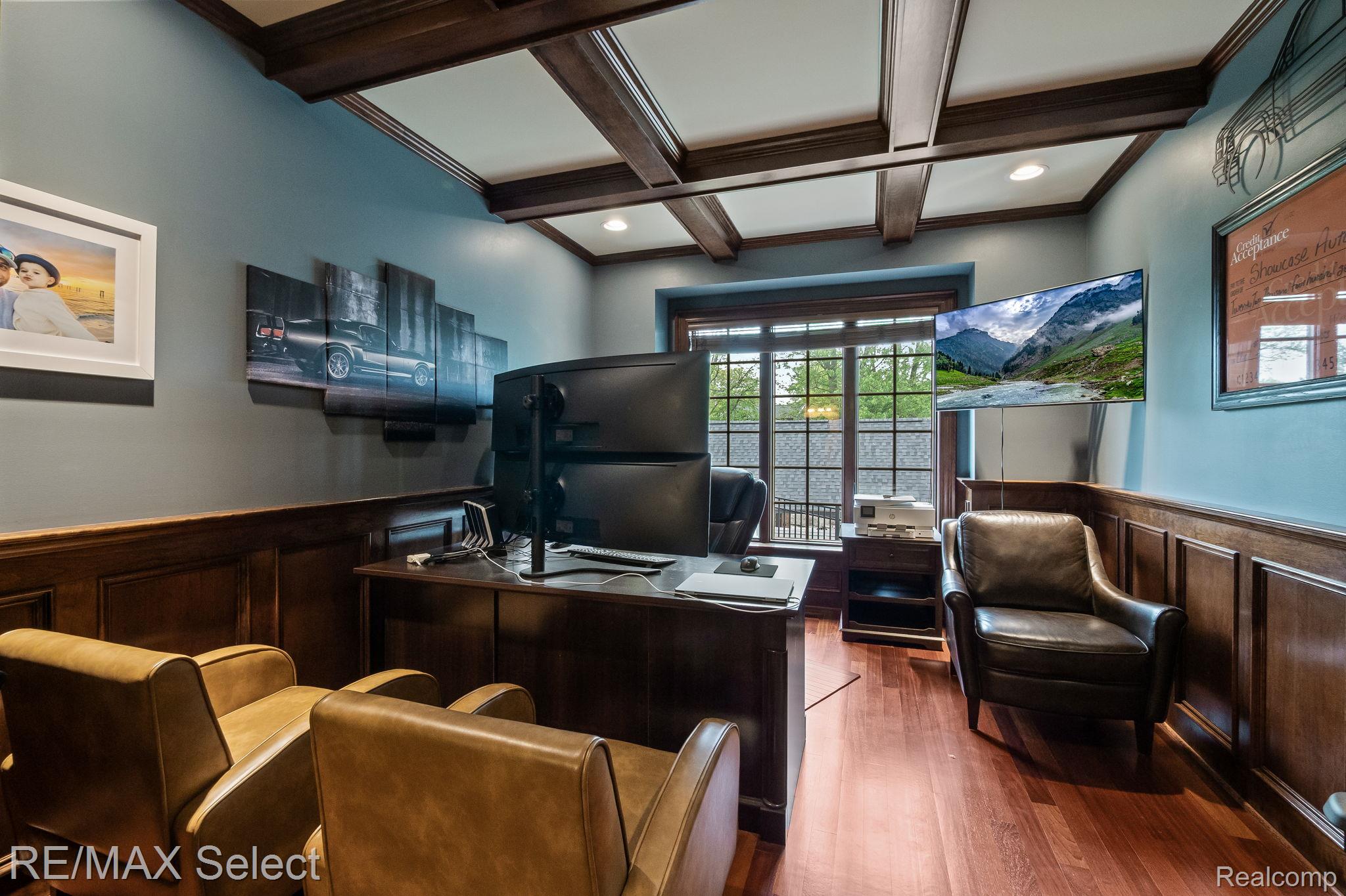 2559 N Long Lake Road