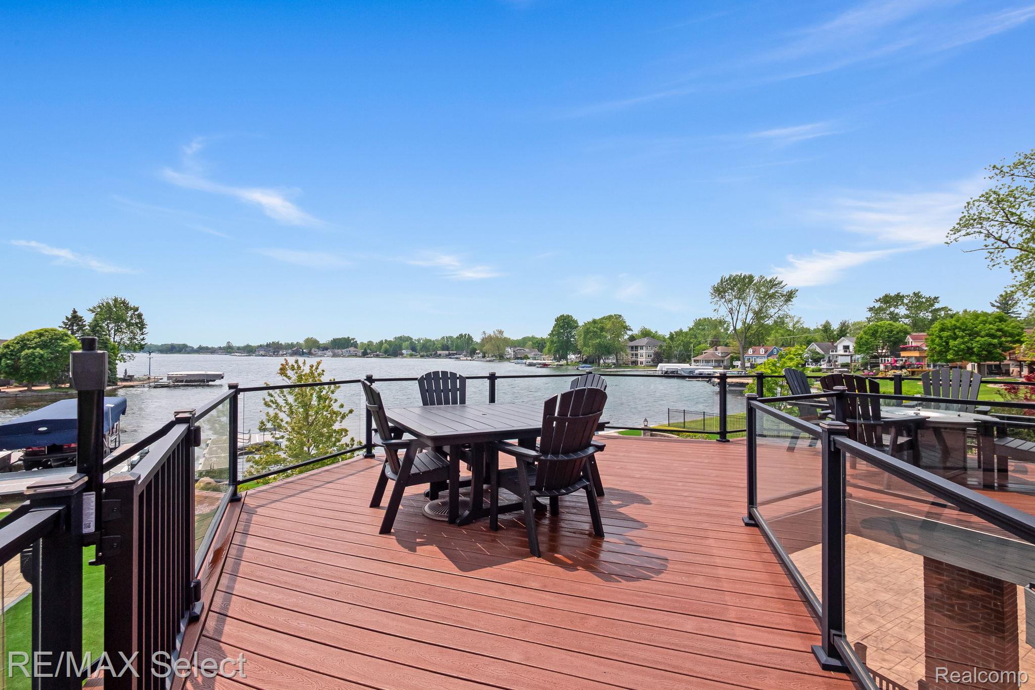 2559 N Long Lake Road