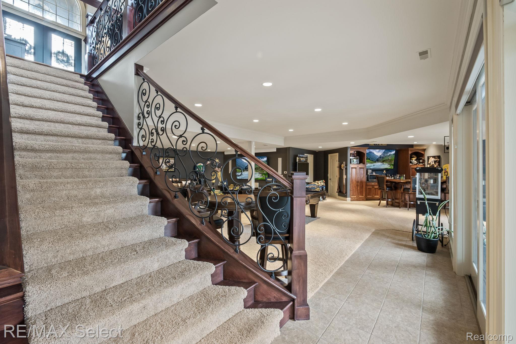 2559 N Long Lake Road