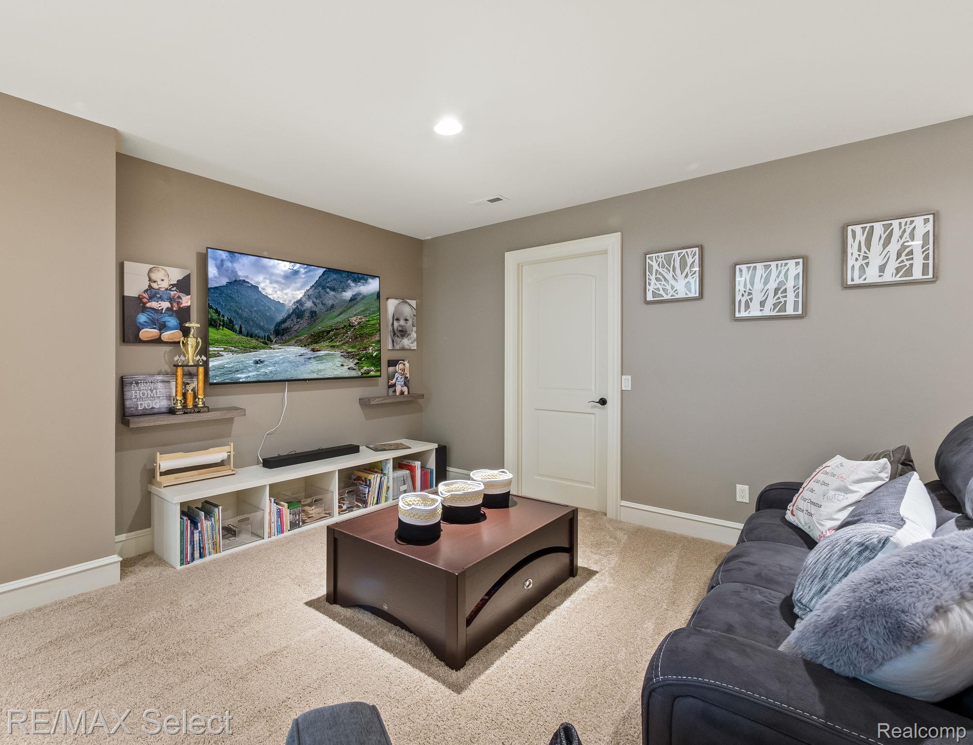 2559 N Long Lake Road