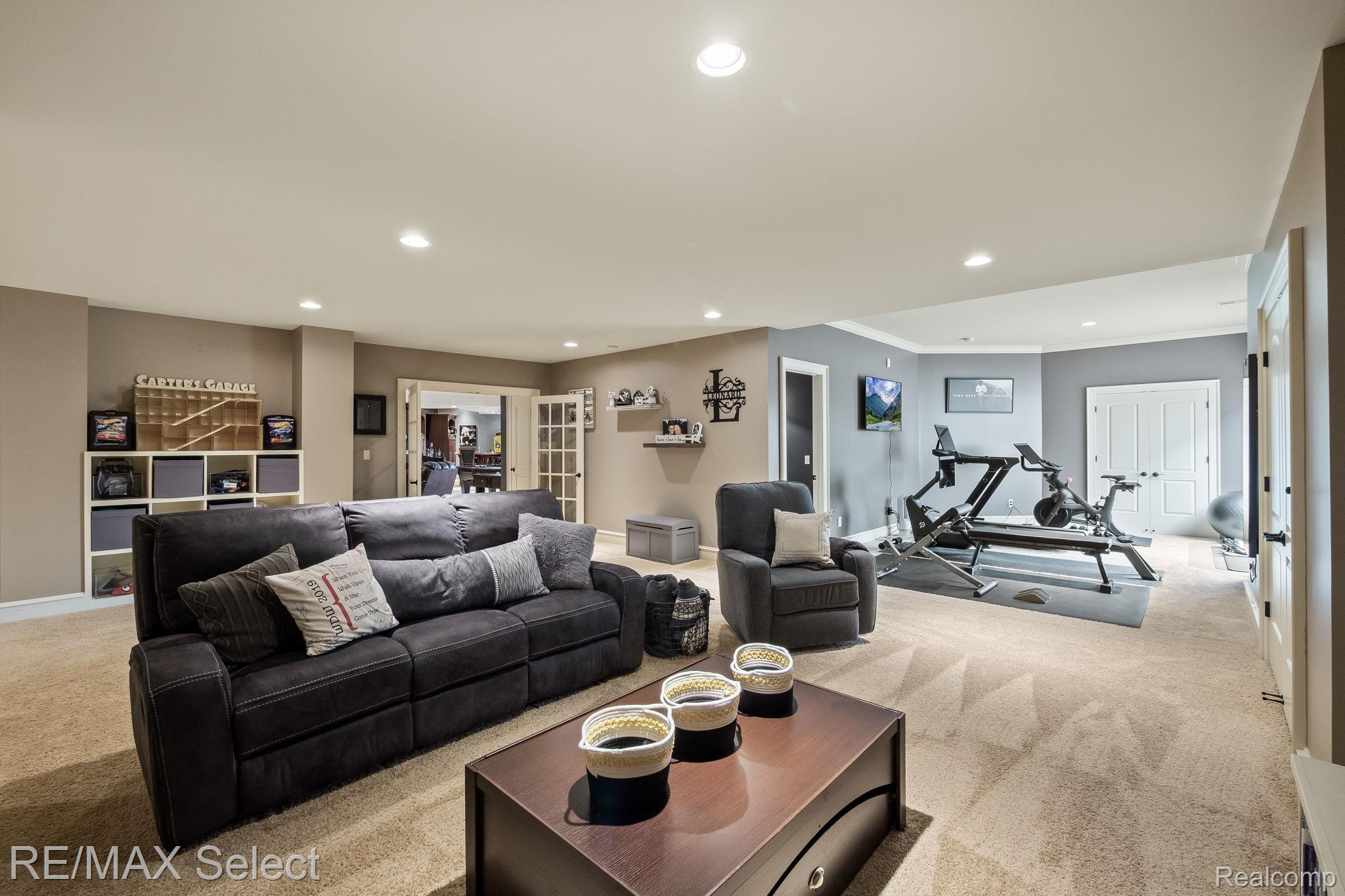 2559 N Long Lake Road