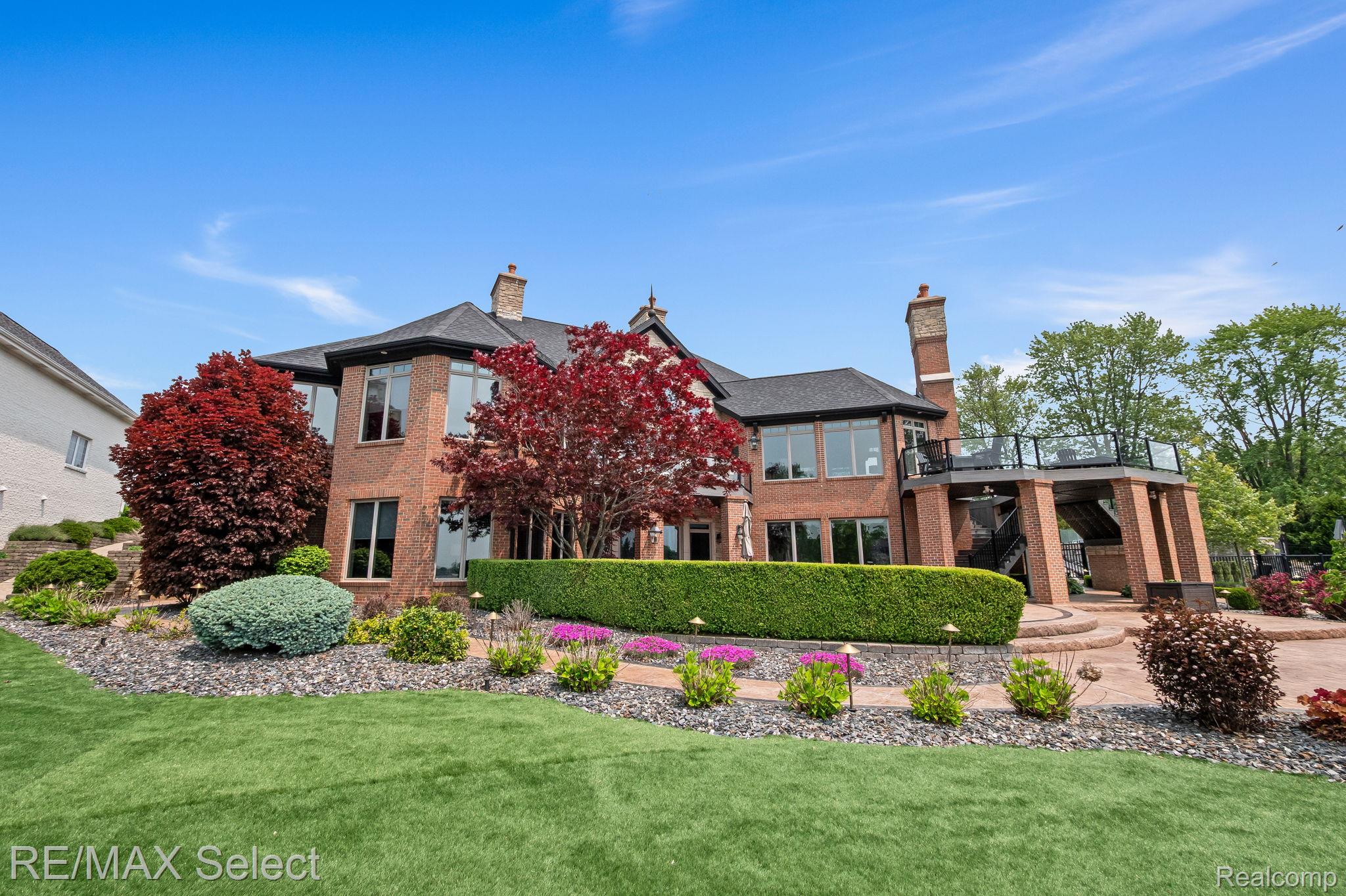 2559 N Long Lake Road