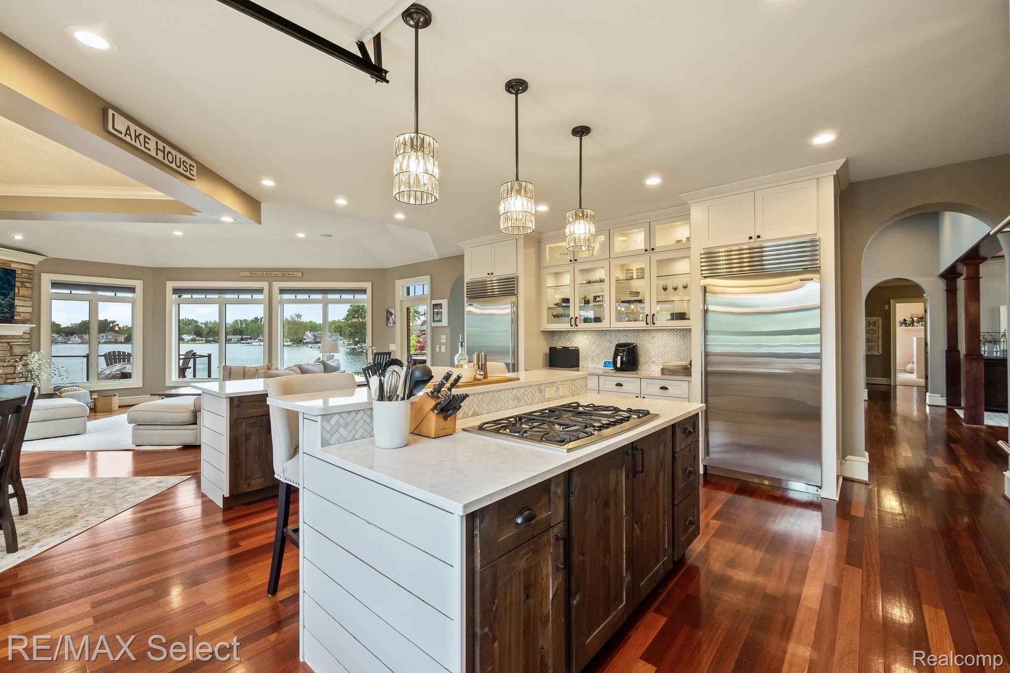 2559 N Long Lake Road