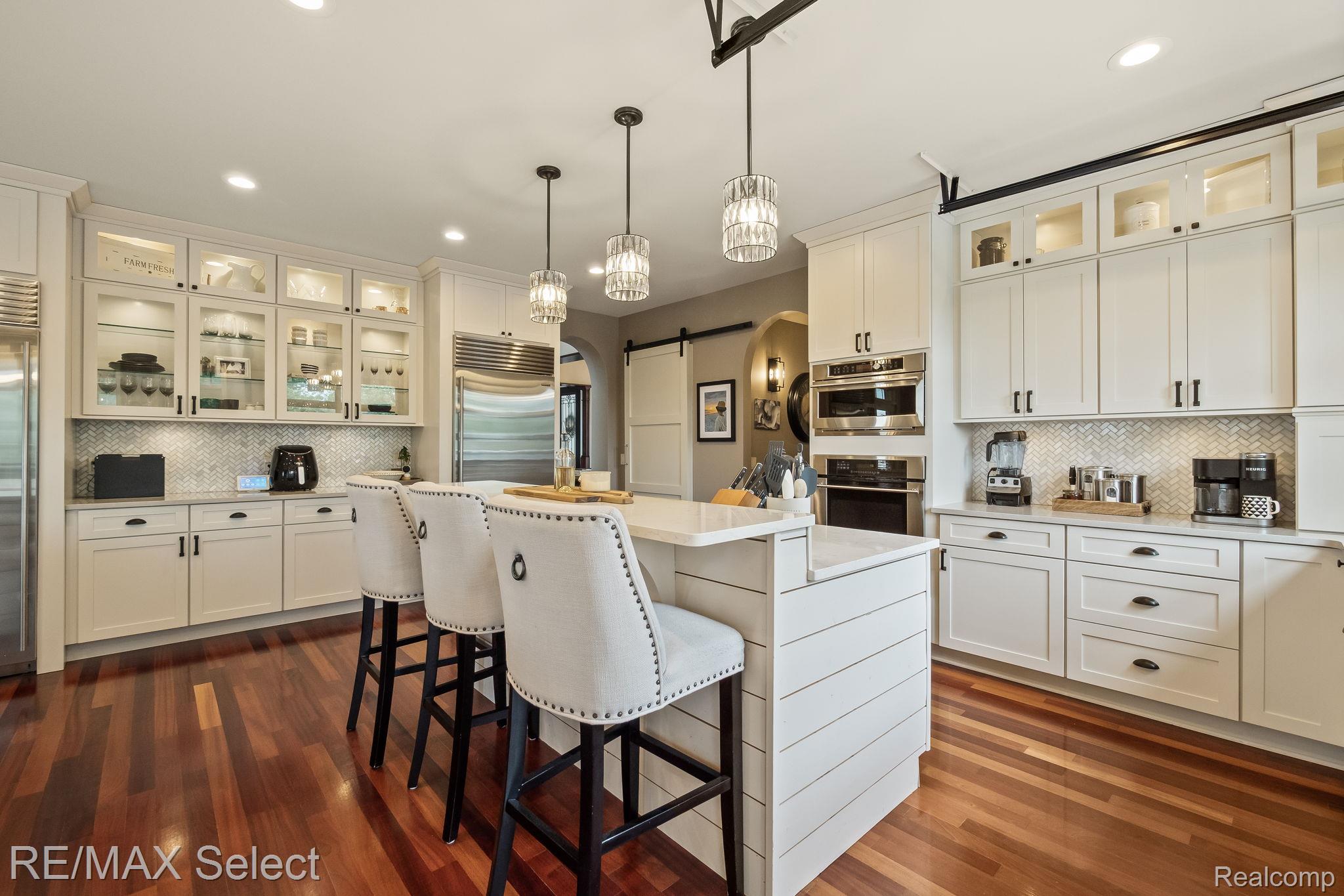 2559 N Long Lake Road