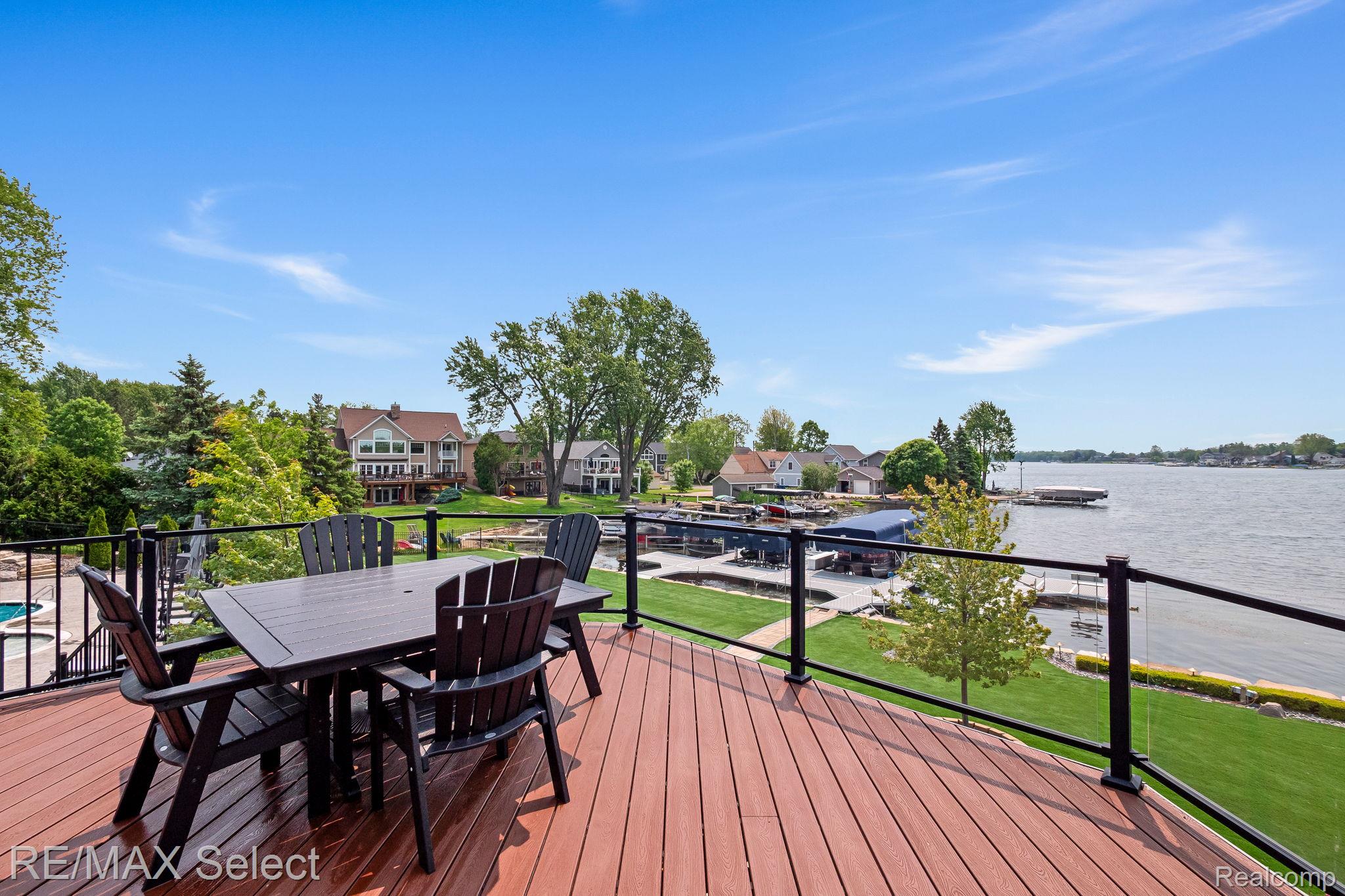 2559 N Long Lake Road