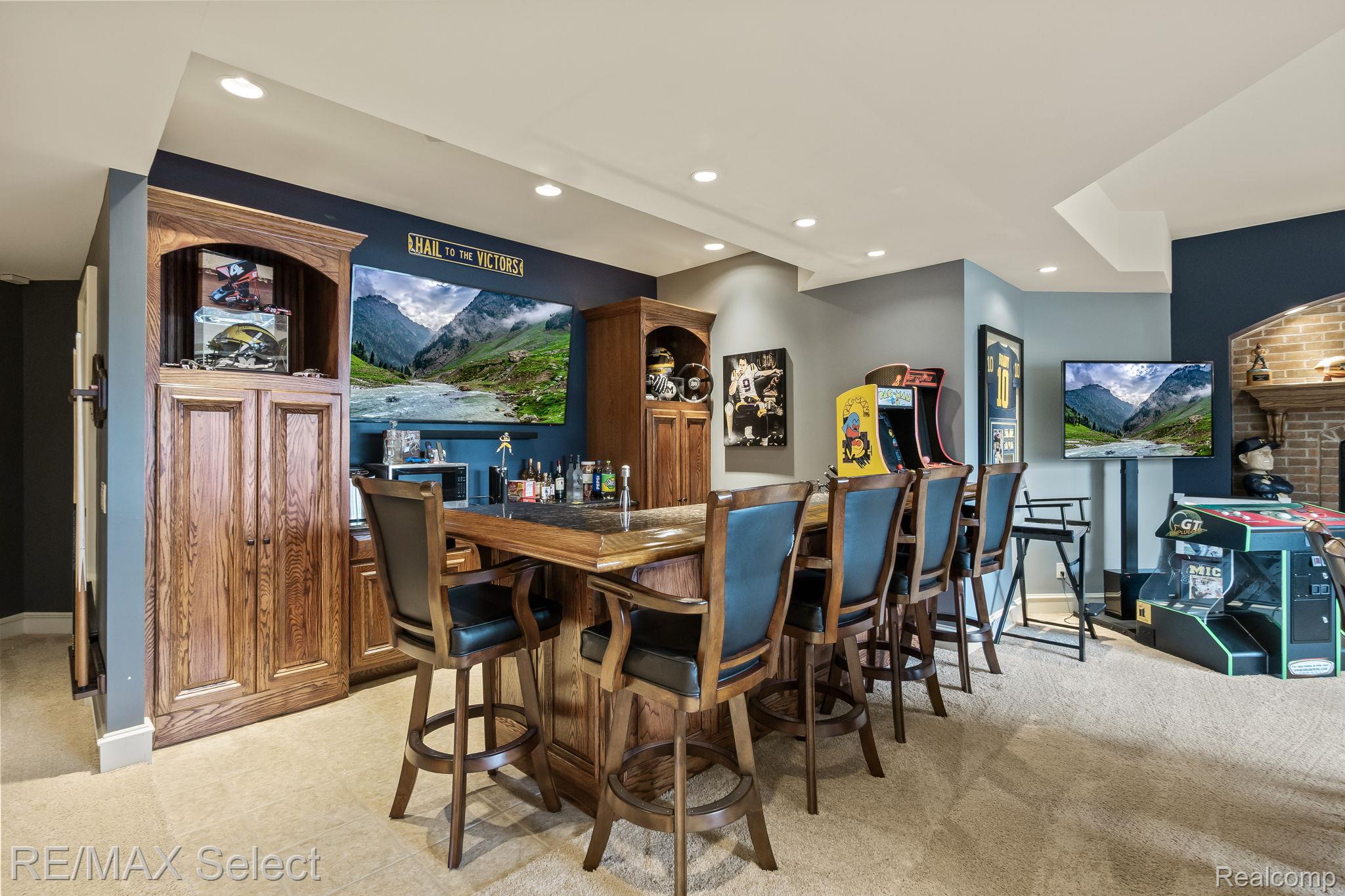 2559 N Long Lake Road