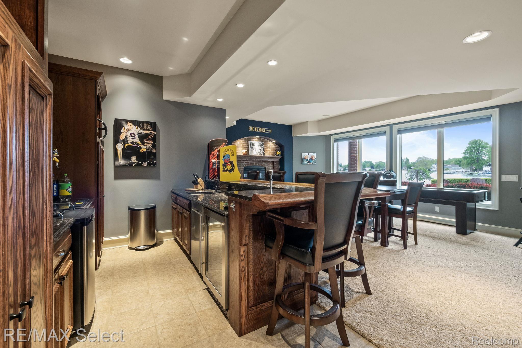 2559 N Long Lake Road
