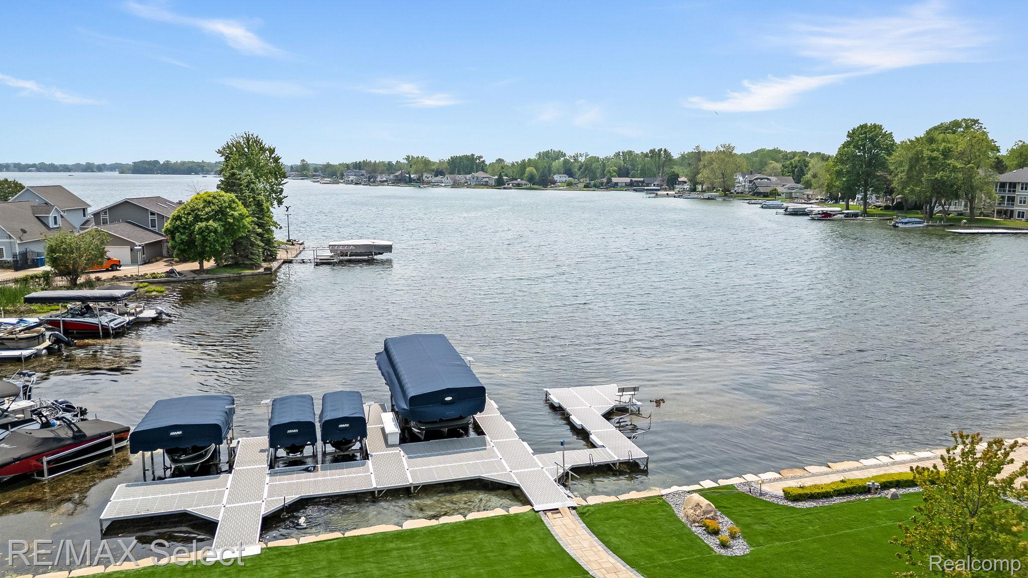 2559 N Long Lake Road