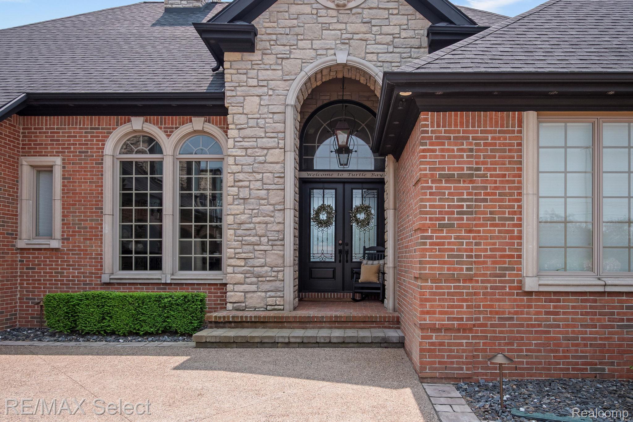 2559 N Long Lake Road