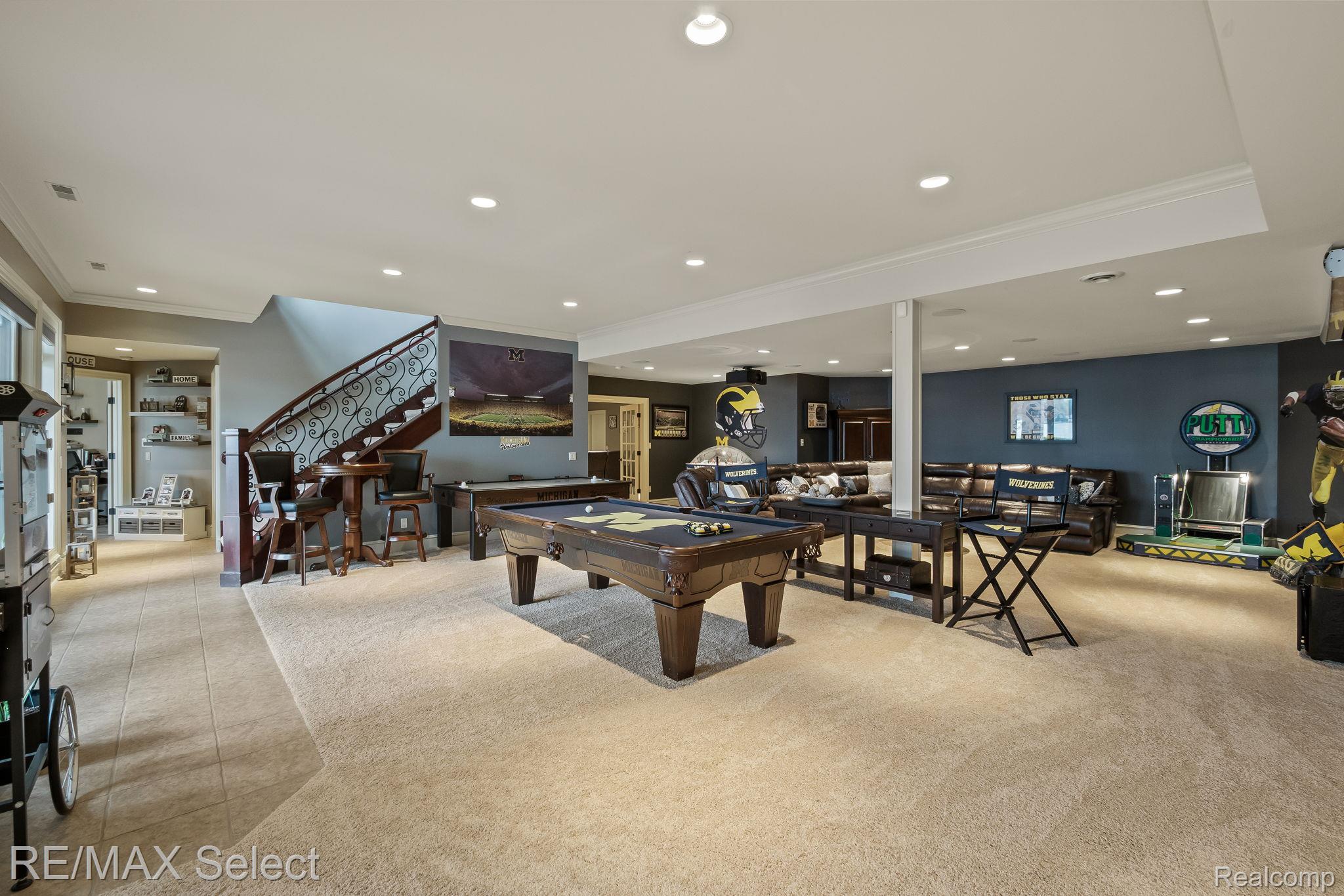 2559 N Long Lake Road