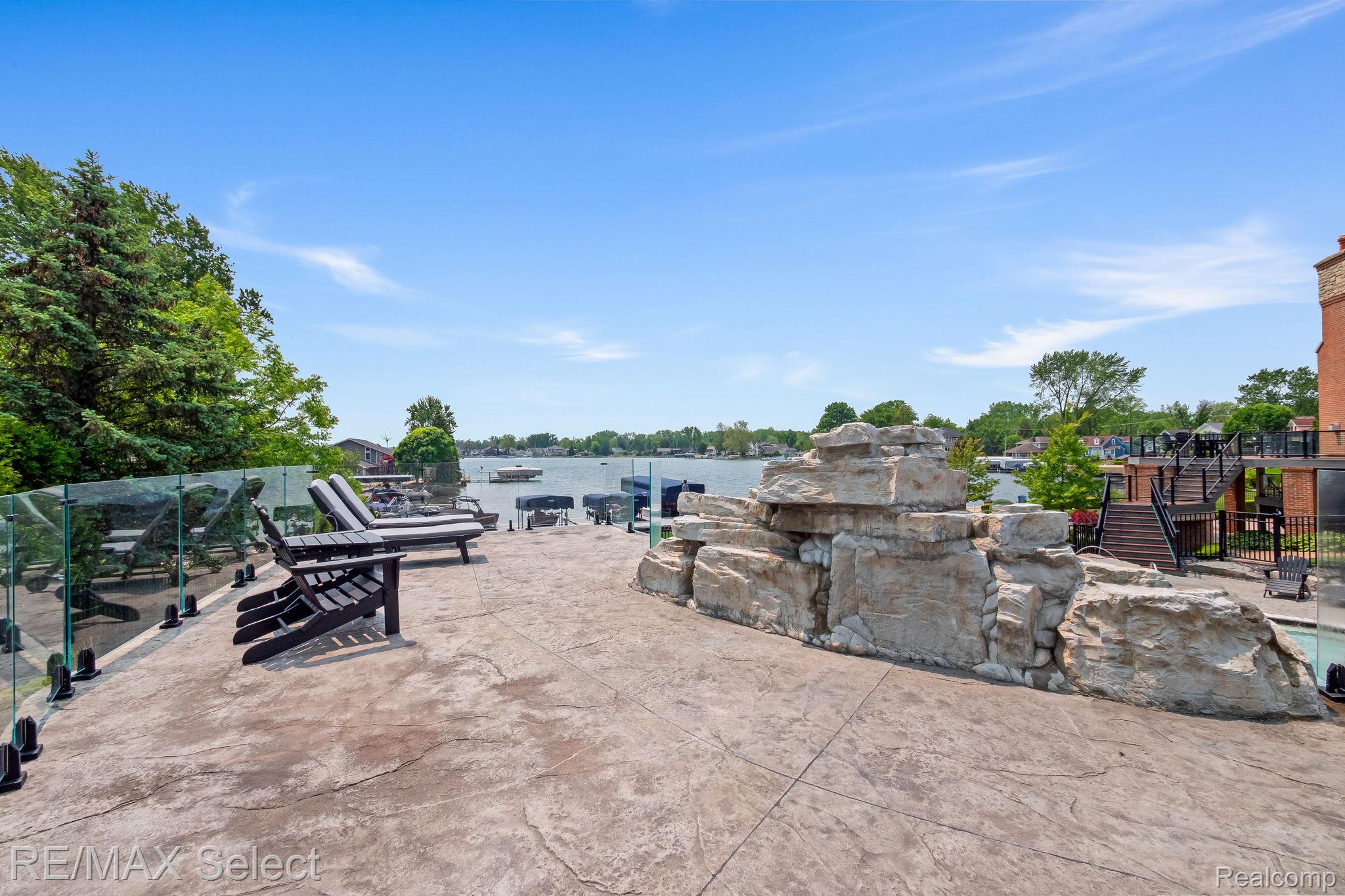 2559 N Long Lake Road