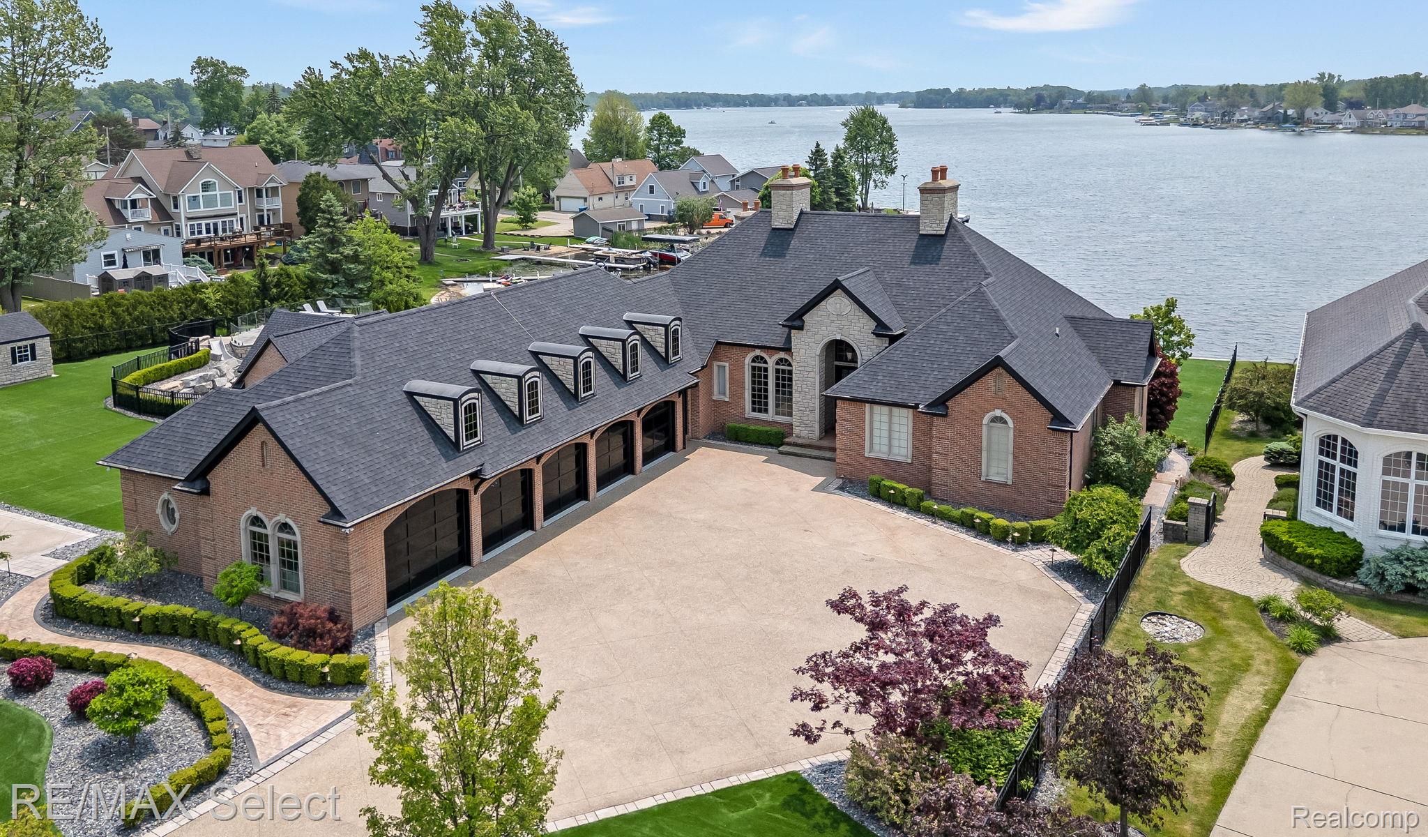 2559 N Long Lake Road