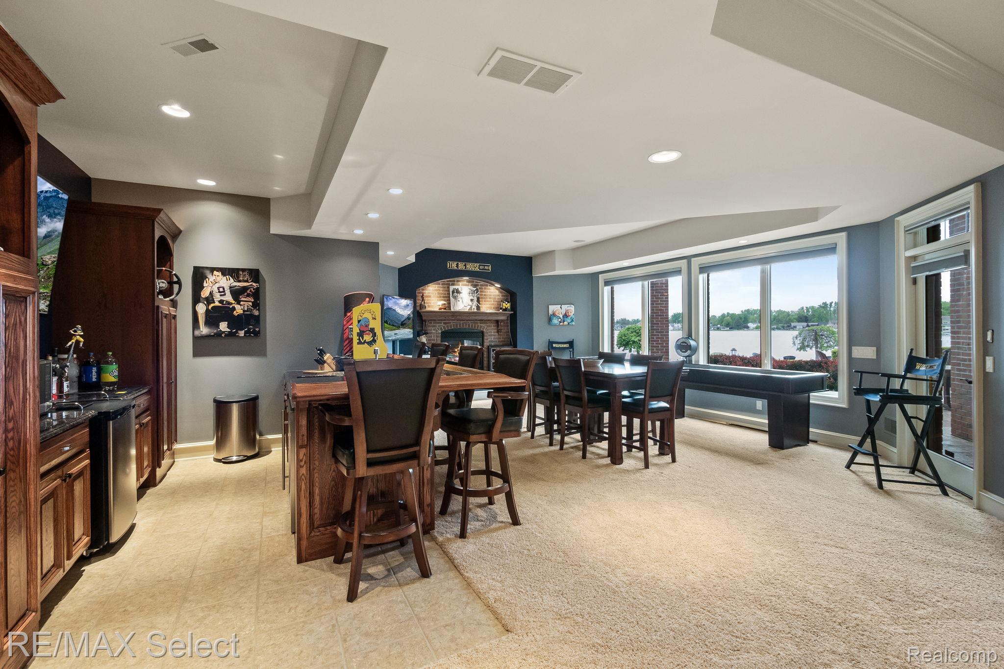 2559 N Long Lake Road