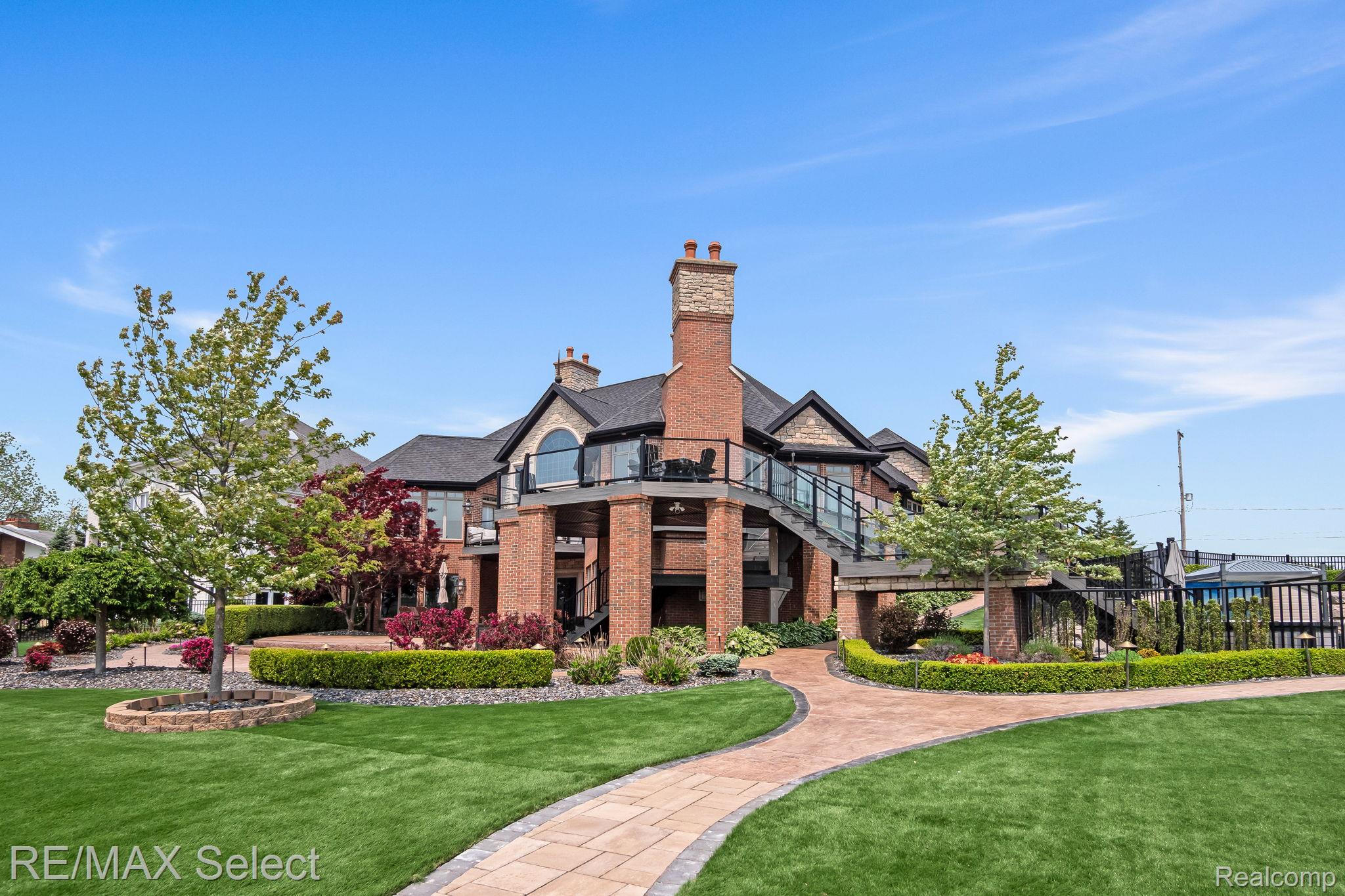 2559 N Long Lake Road