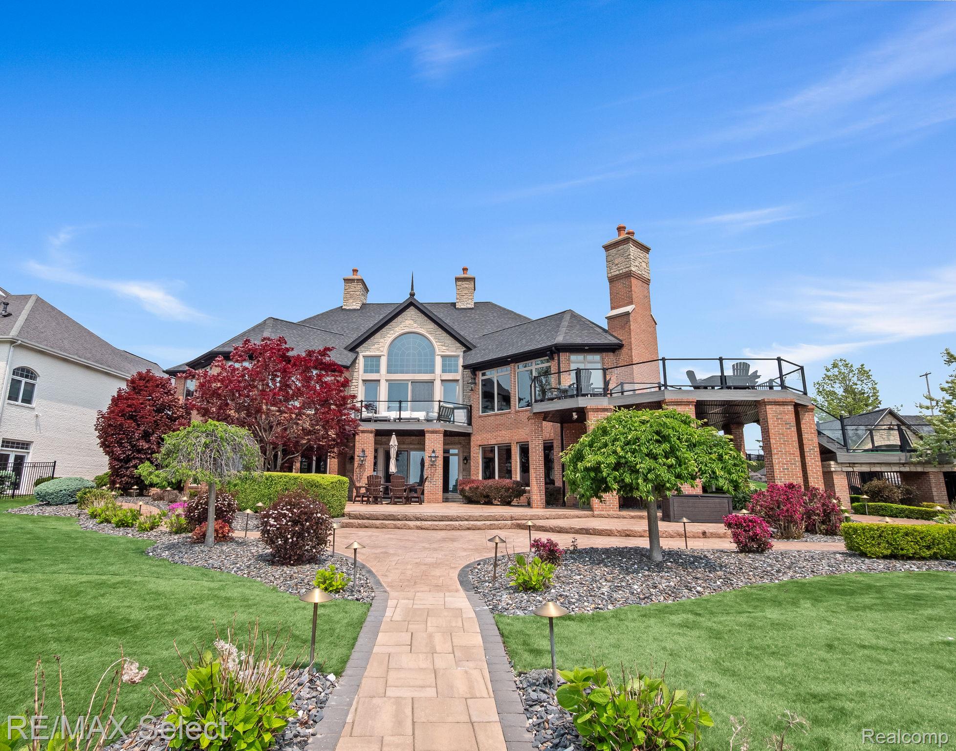 2559 N Long Lake Road
