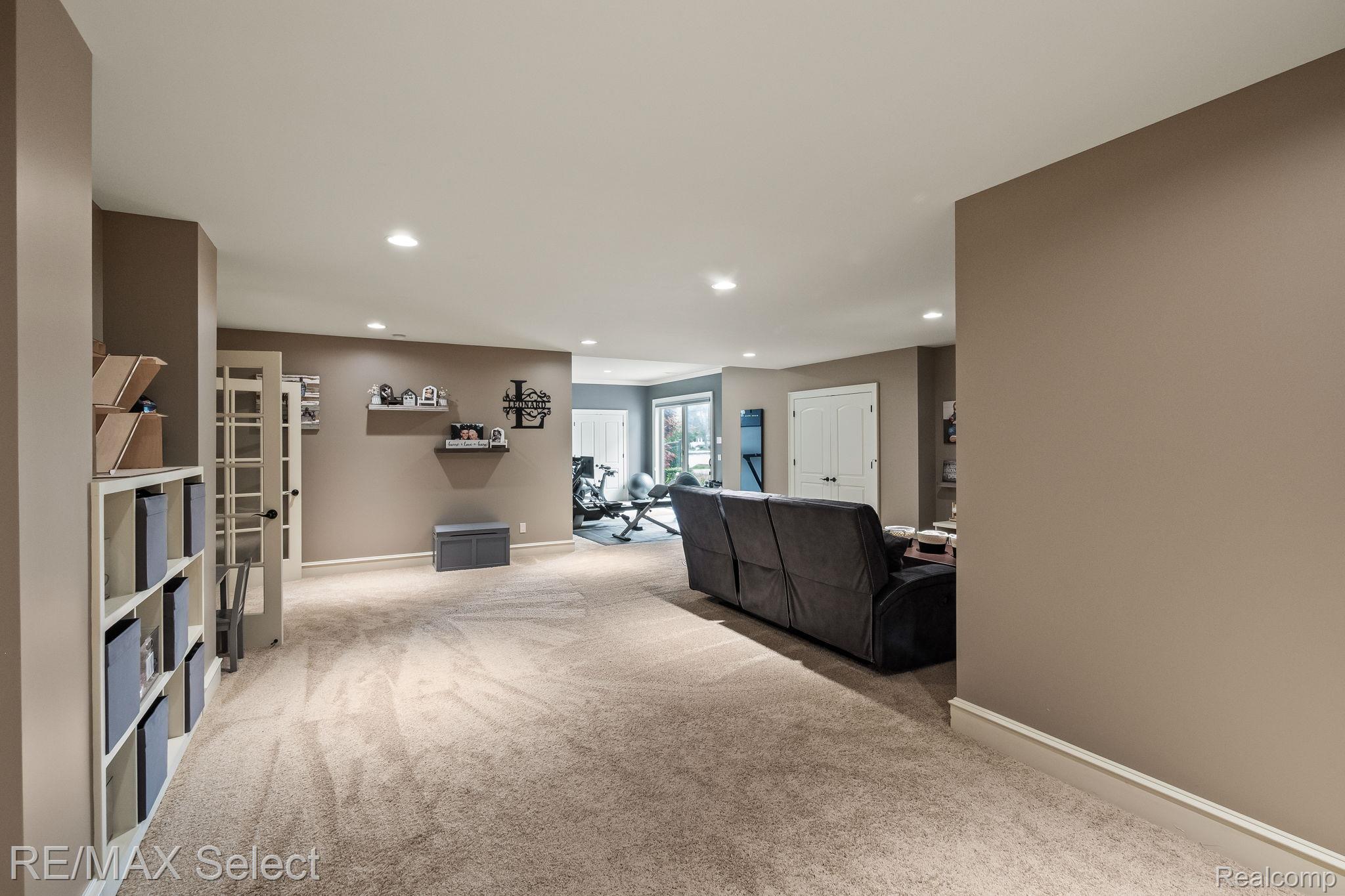 2559 N Long Lake Road