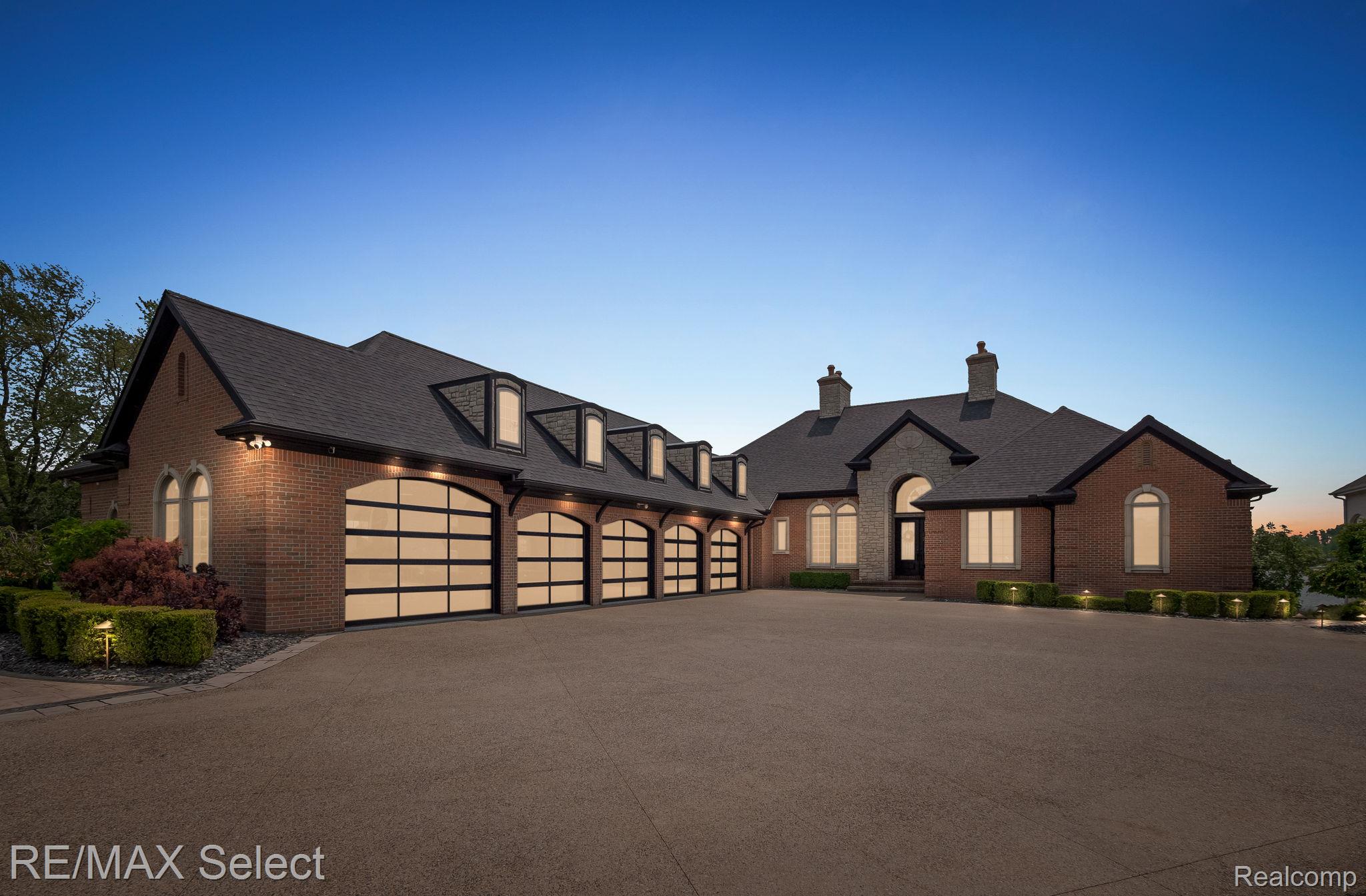 2559 N Long Lake Road