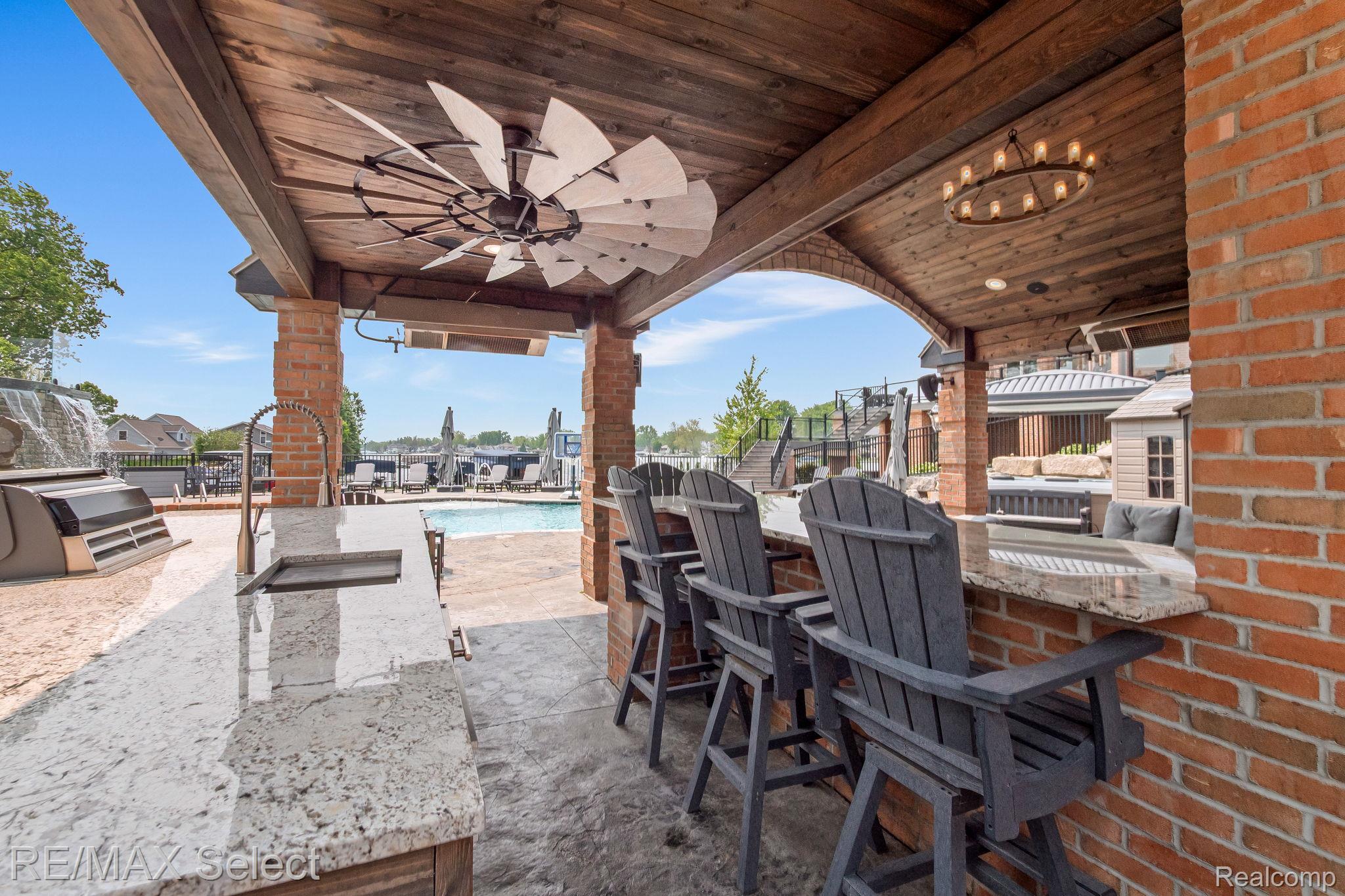 2559 N Long Lake Road