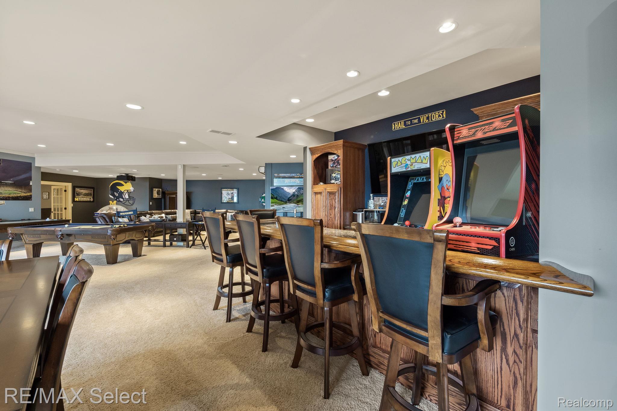 2559 N Long Lake Road