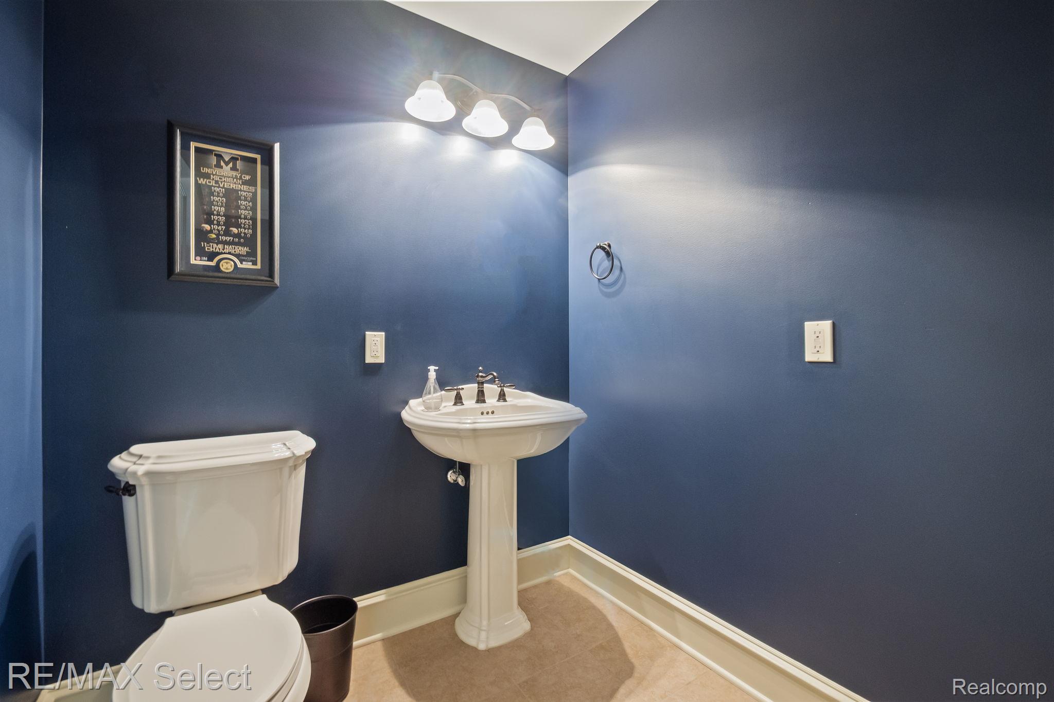 2559 N Long Lake Road
