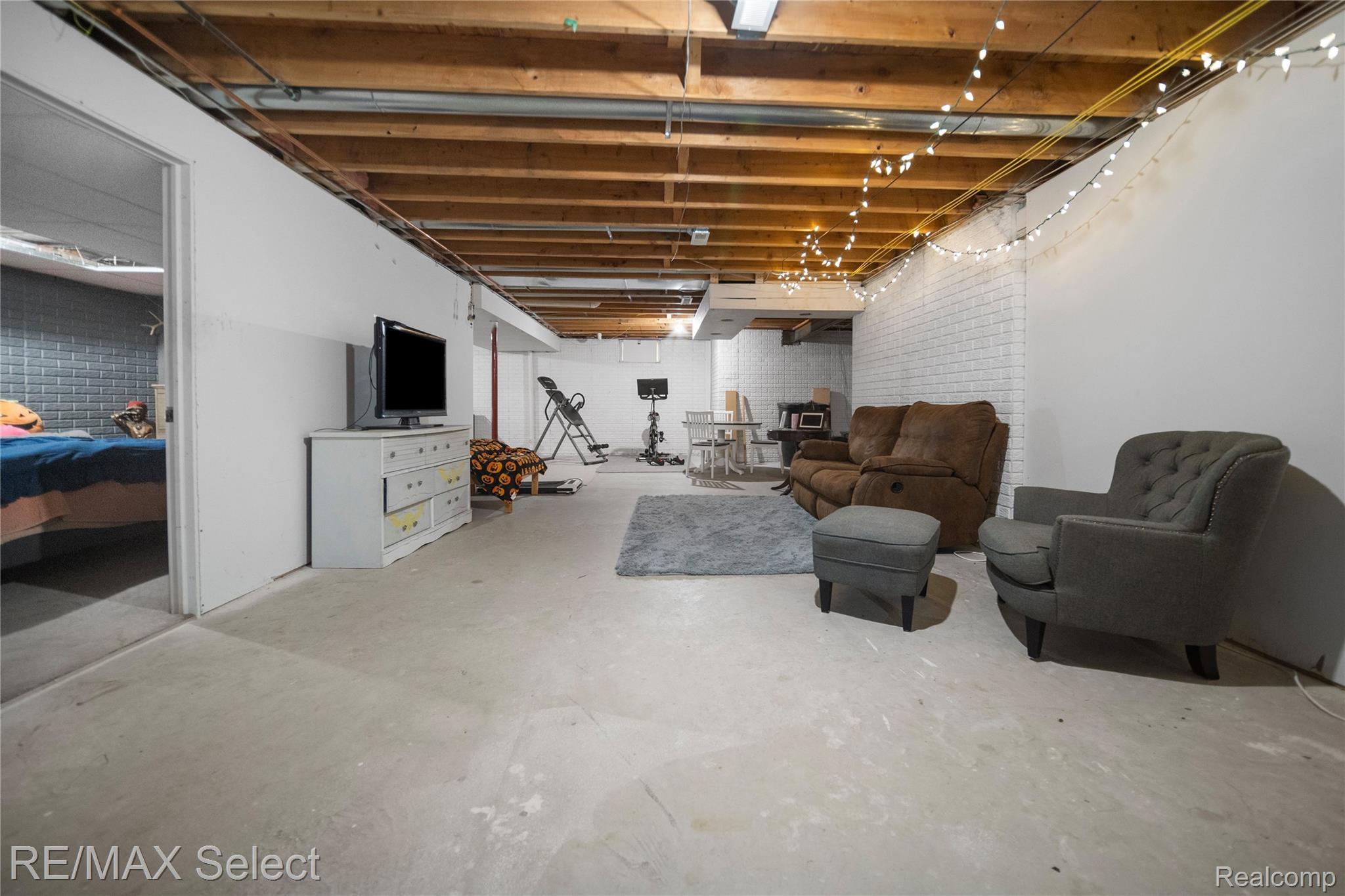 199 BROOKSIDE Drive