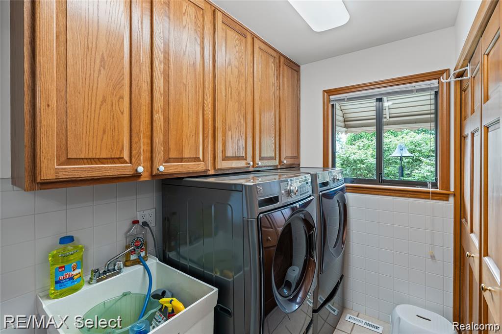 9215 W Grand Blanc Road