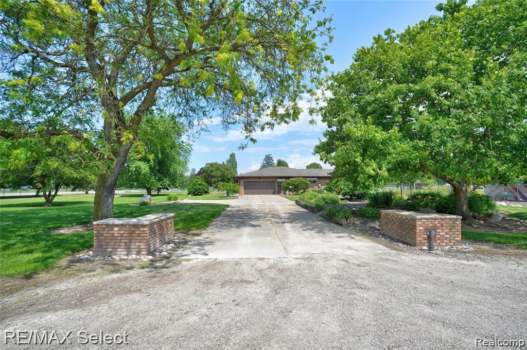 9215 W Grand Blanc Road