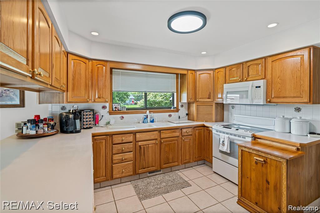 9215 W Grand Blanc Road