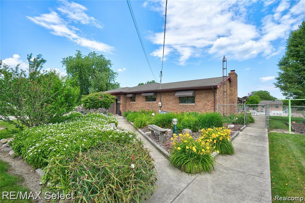9215 W Grand Blanc Road