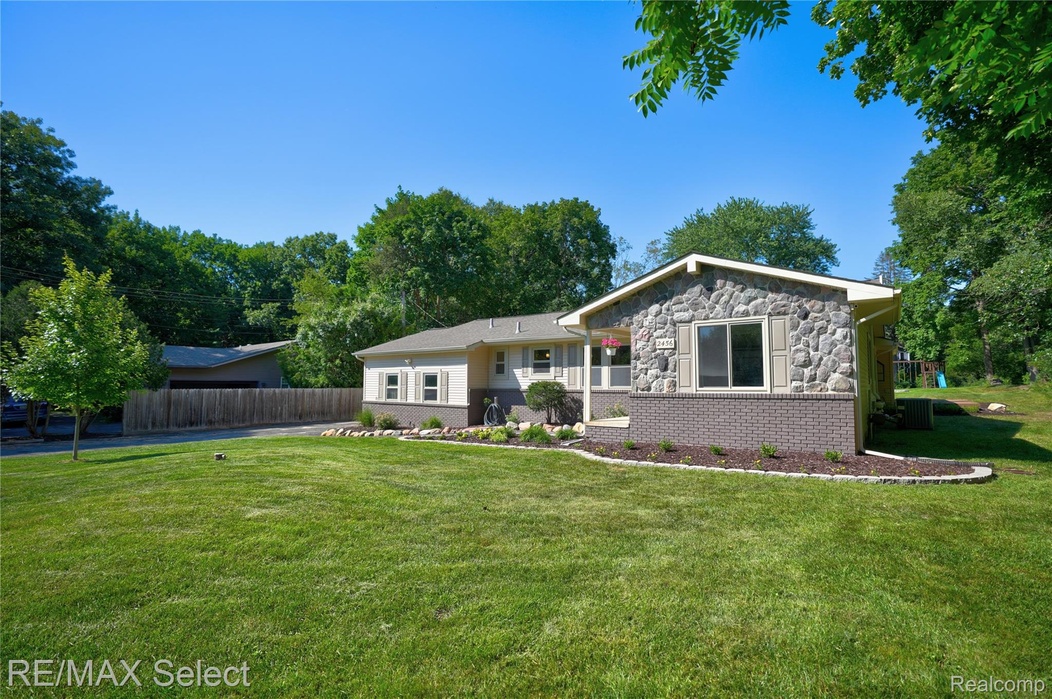 2456 N Tipsico Lake Road