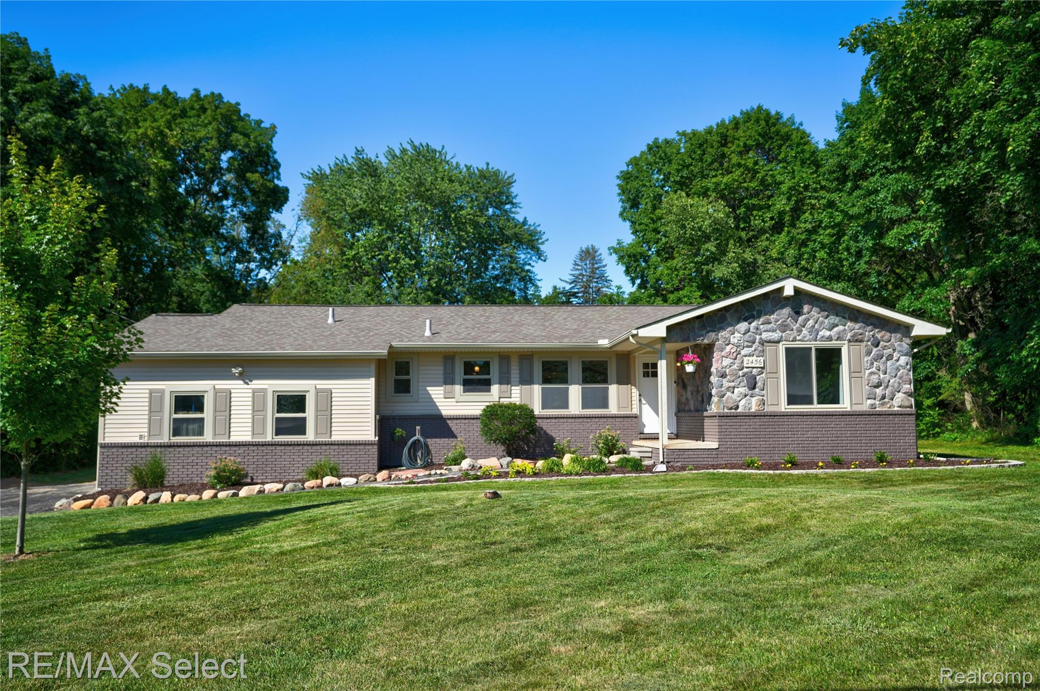 2456 N Tipsico Lake Road